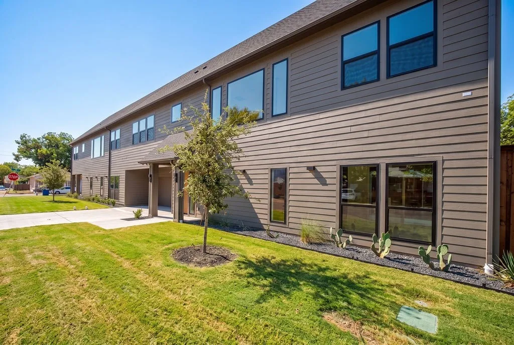 Duplex For Rent in Dallas County , 413 Graham Avenue, Dallas, Texas 75223, 3 Bedroom, 3 Bathroom, 2 Garage spaces, 2,234 Sqft, built in 2026, mls#21356472, Real Estate Agent in Dallas, Homes For Rent in Dallas county, Homes For Rent in Dallas, Realtor in Dallas Texas, Real Estate Brokerage Independent Realty Texas, Luminita Cordes Realtor