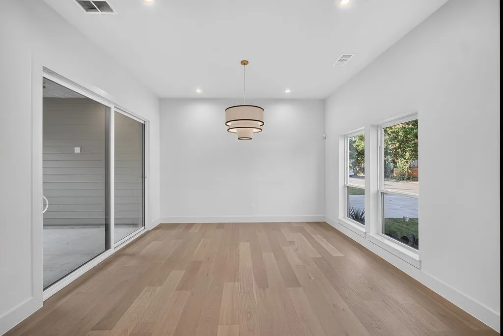 Duplex For Rent in Dallas County , 413 Graham Avenue, Dallas, Texas 75223, 3 Bedroom, 3 Bathroom, 2 Garage spaces, 2,234 Sqft, built in 2026, mls#21356472, Real Estate Agent in Dallas, Homes For Rent in Dallas county, Homes For Rent in Dallas, Realtor in Dallas Texas, Real Estate Brokerage Independent Realty Texas, Luminita Cordes Realtor