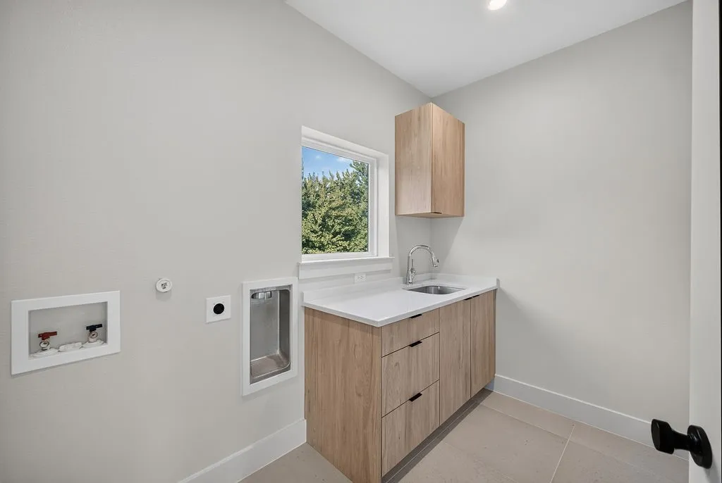 Duplex For Rent in Dallas County , 413 Graham Avenue, Dallas, Texas 75223, 3 Bedroom, 3 Bathroom, 2 Garage spaces, 2,234 Sqft, built in 2026, mls#21356472, Real Estate Agent in Dallas, Homes For Rent in Dallas county, Homes For Rent in Dallas, Realtor in Dallas Texas, Real Estate Brokerage Independent Realty Texas, Luminita Cordes Realtor