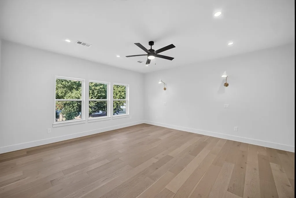 Duplex For Rent in Dallas County , 413 Graham Avenue, Dallas, Texas 75223, 3 Bedroom, 3 Bathroom, 2 Garage spaces, 2,234 Sqft, built in 2026, mls#21356472, Real Estate Agent in Dallas, Homes For Rent in Dallas county, Homes For Rent in Dallas, Realtor in Dallas Texas, Real Estate Brokerage Independent Realty Texas, Luminita Cordes Realtor
