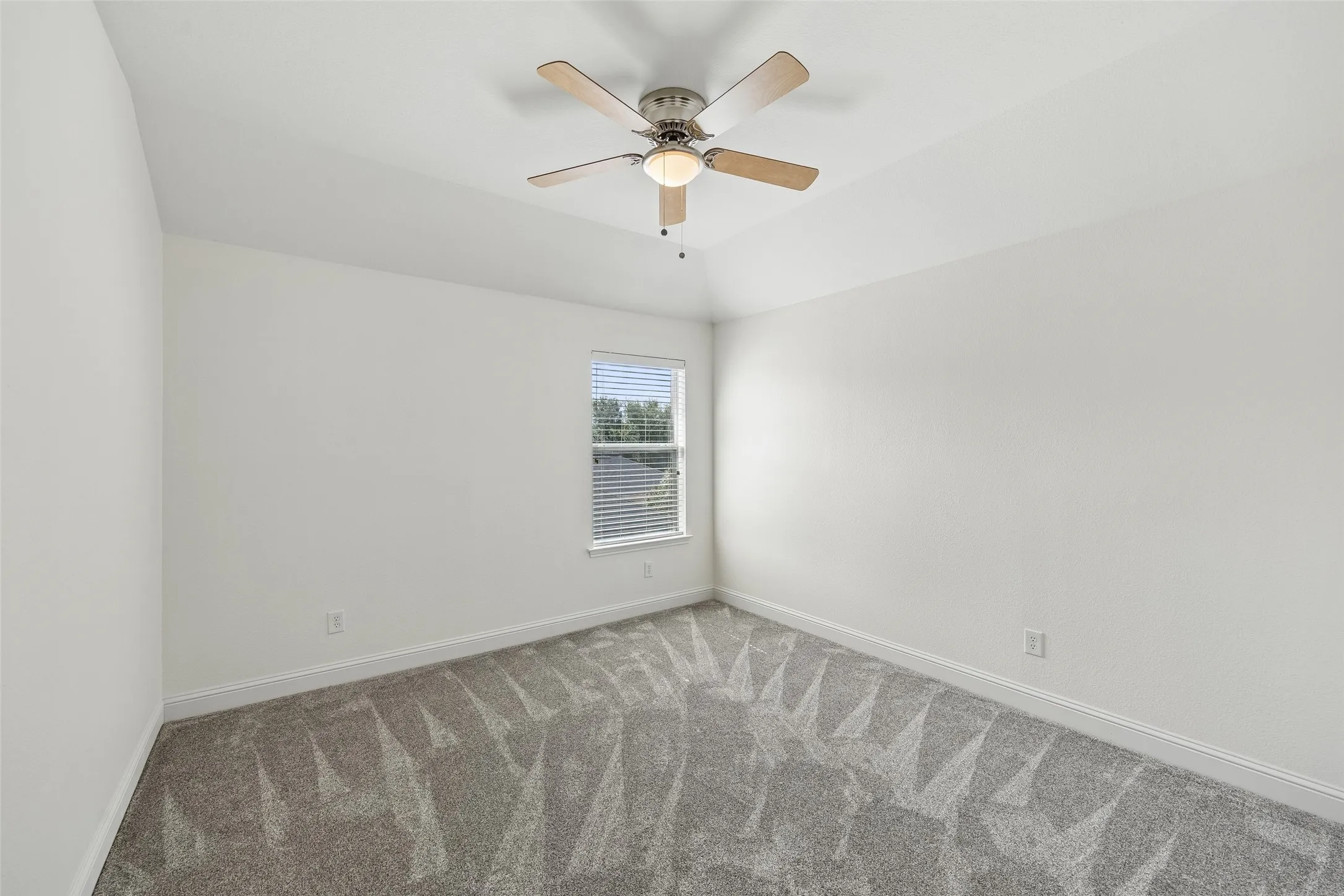 Single Family Residence For Sale in Rockwall County , 3605 Hawthorne Trail, Rockwall, Texas 75032, 4 Bedroom, 3 Bathroom, 2 Garage spaces, 2,738 Sqft, built in 2007, mls#21353575, Real Estate Agent in Rockwall, Homes For Sale in Rockwall county, Homes For Sale in Rockwall, Realtor in Rockwall Texas, Real Estate Brokerage Independent Realty Texas, Luminita Cordes Realtor