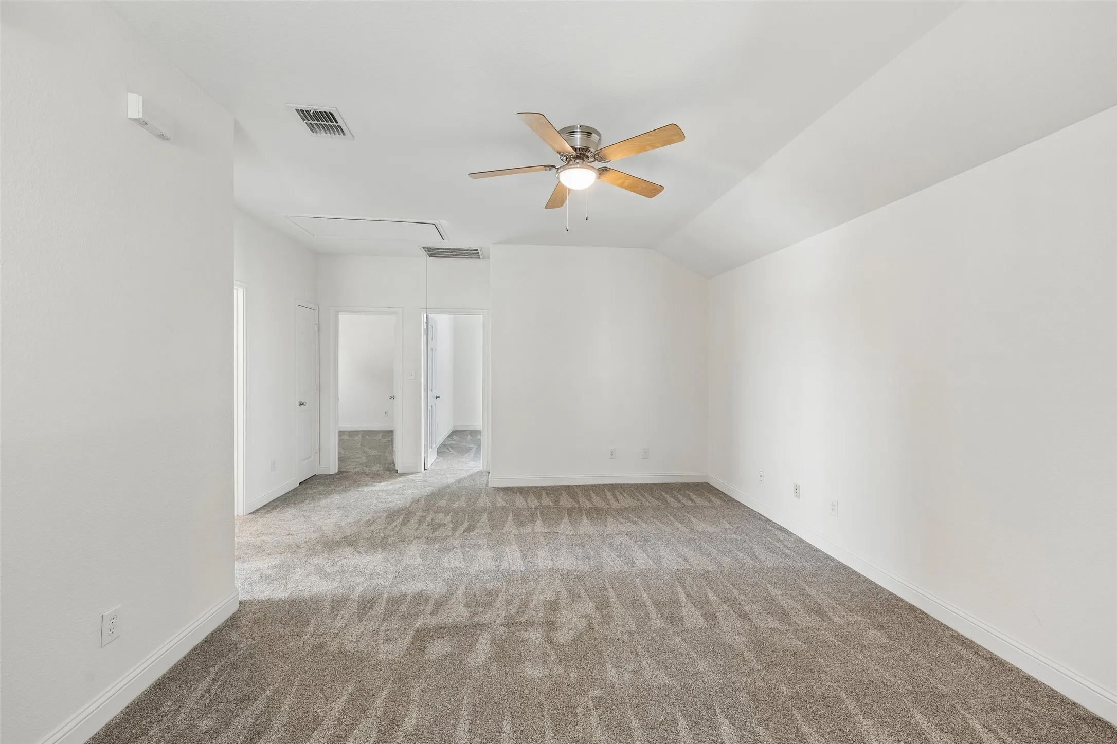 Single Family Residence For Sale in Rockwall County , 3605 Hawthorne Trail, Rockwall, Texas 75032, 4 Bedroom, 3 Bathroom, 2 Garage spaces, 2,738 Sqft, built in 2007, mls#21353575, Real Estate Agent in Rockwall, Homes For Sale in Rockwall county, Homes For Sale in Rockwall, Realtor in Rockwall Texas, Real Estate Brokerage Independent Realty Texas, Luminita Cordes Realtor