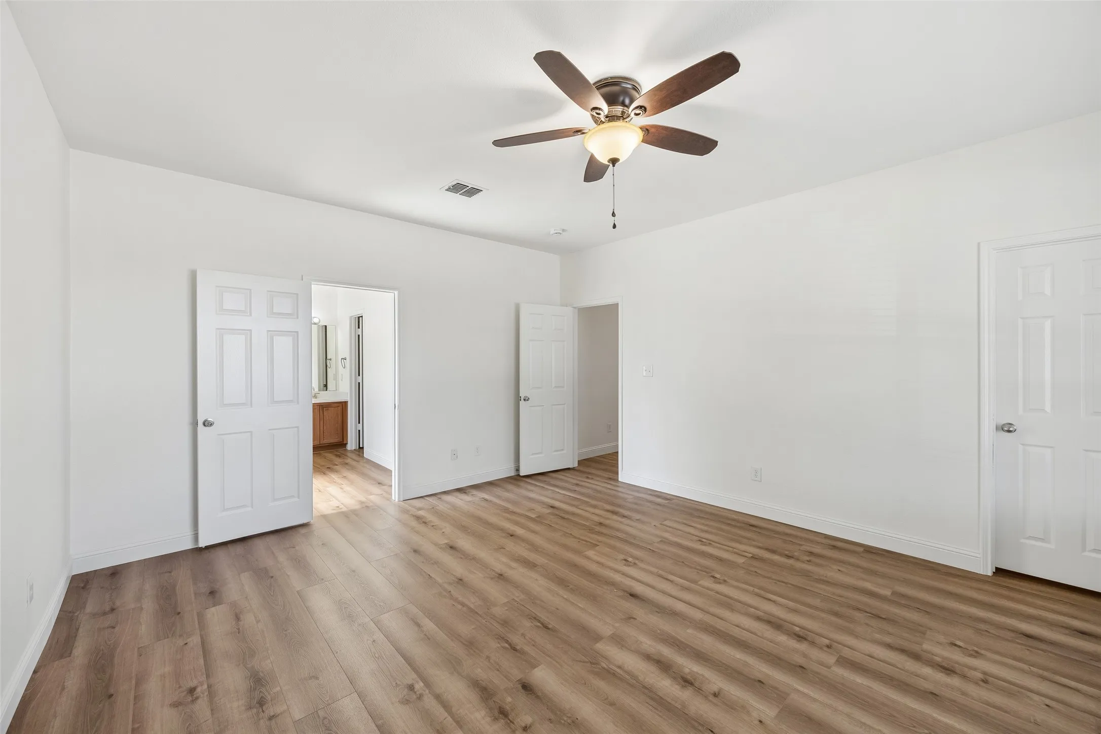 Single Family Residence For Sale in Rockwall County , 3605 Hawthorne Trail, Rockwall, Texas 75032, 4 Bedroom, 3 Bathroom, 2 Garage spaces, 2,738 Sqft, built in 2007, mls#21353575, Real Estate Agent in Rockwall, Homes For Sale in Rockwall county, Homes For Sale in Rockwall, Realtor in Rockwall Texas, Real Estate Brokerage Independent Realty Texas, Luminita Cordes Realtor