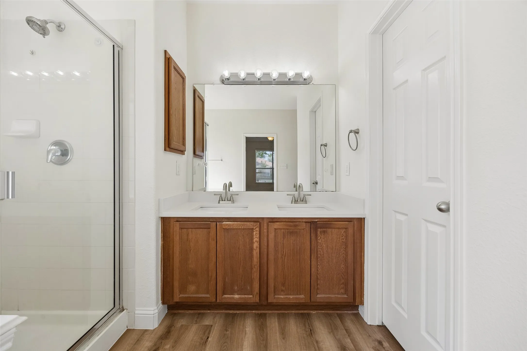 Single Family Residence For Sale in Rockwall County , 3605 Hawthorne Trail, Rockwall, Texas 75032, 4 Bedroom, 3 Bathroom, 2 Garage spaces, 2,738 Sqft, built in 2007, mls#21353575, Real Estate Agent in Rockwall, Homes For Sale in Rockwall county, Homes For Sale in Rockwall, Realtor in Rockwall Texas, Real Estate Brokerage Independent Realty Texas, Luminita Cordes Realtor