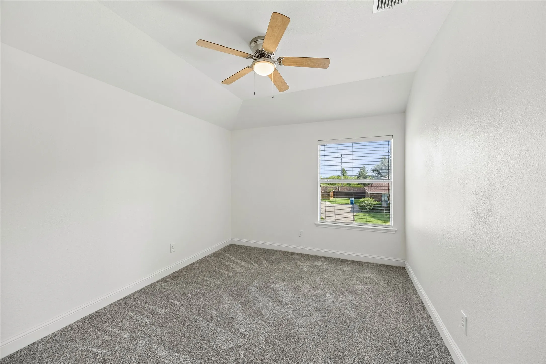 Single Family Residence For Sale in Rockwall County , 3605 Hawthorne Trail, Rockwall, Texas 75032, 4 Bedroom, 3 Bathroom, 2 Garage spaces, 2,738 Sqft, built in 2007, mls#21353575, Real Estate Agent in Rockwall, Homes For Sale in Rockwall county, Homes For Sale in Rockwall, Realtor in Rockwall Texas, Real Estate Brokerage Independent Realty Texas, Luminita Cordes Realtor
