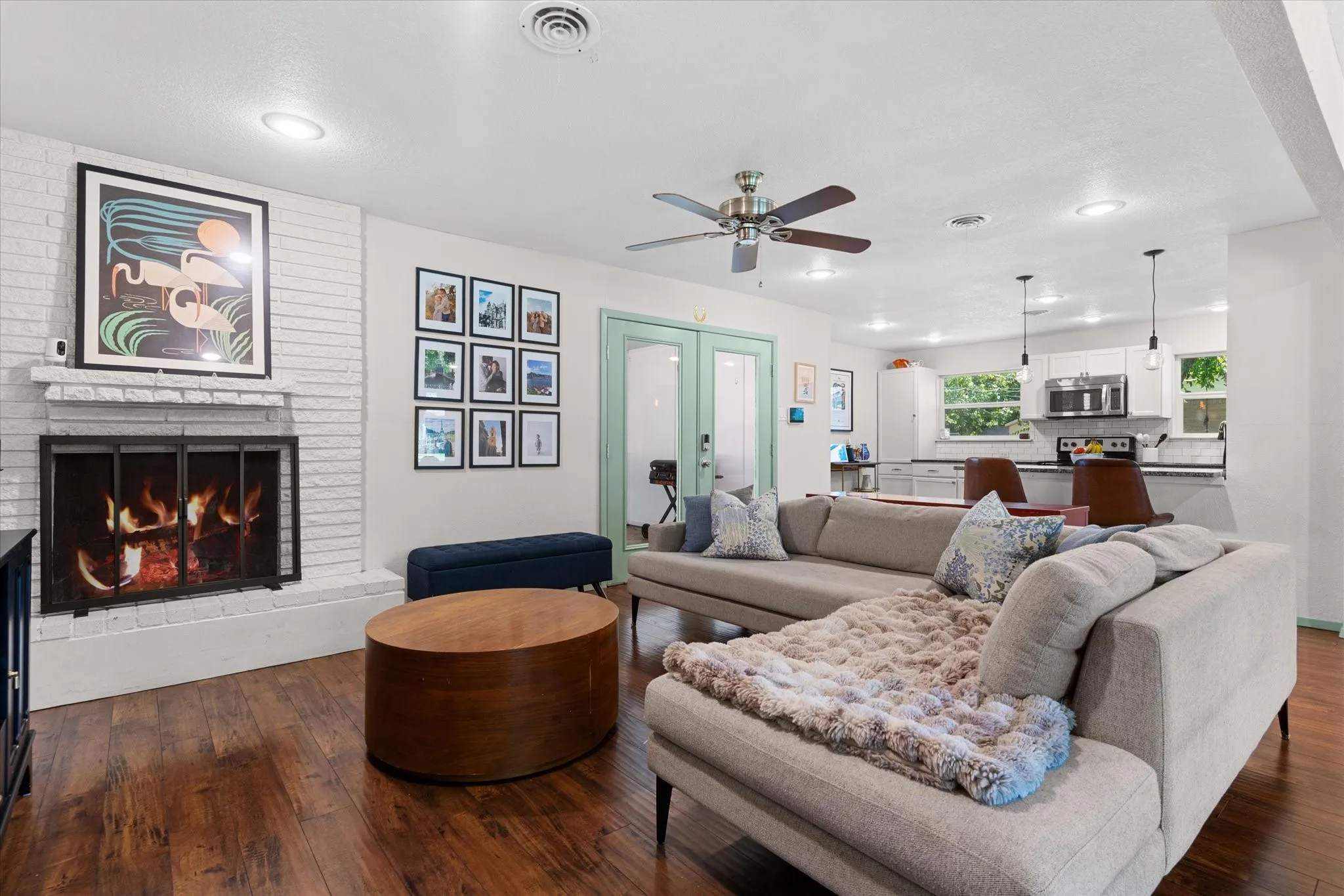 Single Family Residence For Sale in Tarrant County , 6951 Pinon Street, Fort Worth, Texas 76116, 3 Bedroom, 3 Bathroom, 2 Garage spaces, 1,739 Sqft, built in 1961, mls#21355025, Real Estate Agent in Fort Worth, Homes For Sale in Tarrant county, Homes For Sale in Fort Worth, Realtor in Fort Worth Texas, Real Estate Brokerage Independent Realty Texas, Luminita Cordes Realtor