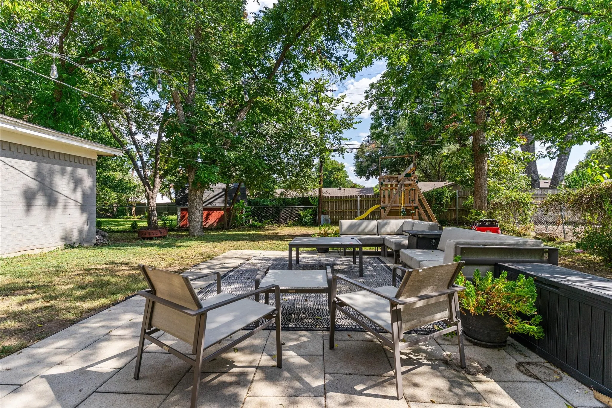 Single Family Residence For Sale in Tarrant County , 6951 Pinon Street, Fort Worth, Texas 76116, 3 Bedroom, 3 Bathroom, 2 Garage spaces, 1,739 Sqft, built in 1961, mls#21355025, Real Estate Agent in Fort Worth, Homes For Sale in Tarrant county, Homes For Sale in Fort Worth, Realtor in Fort Worth Texas, Real Estate Brokerage Independent Realty Texas, Luminita Cordes Realtor