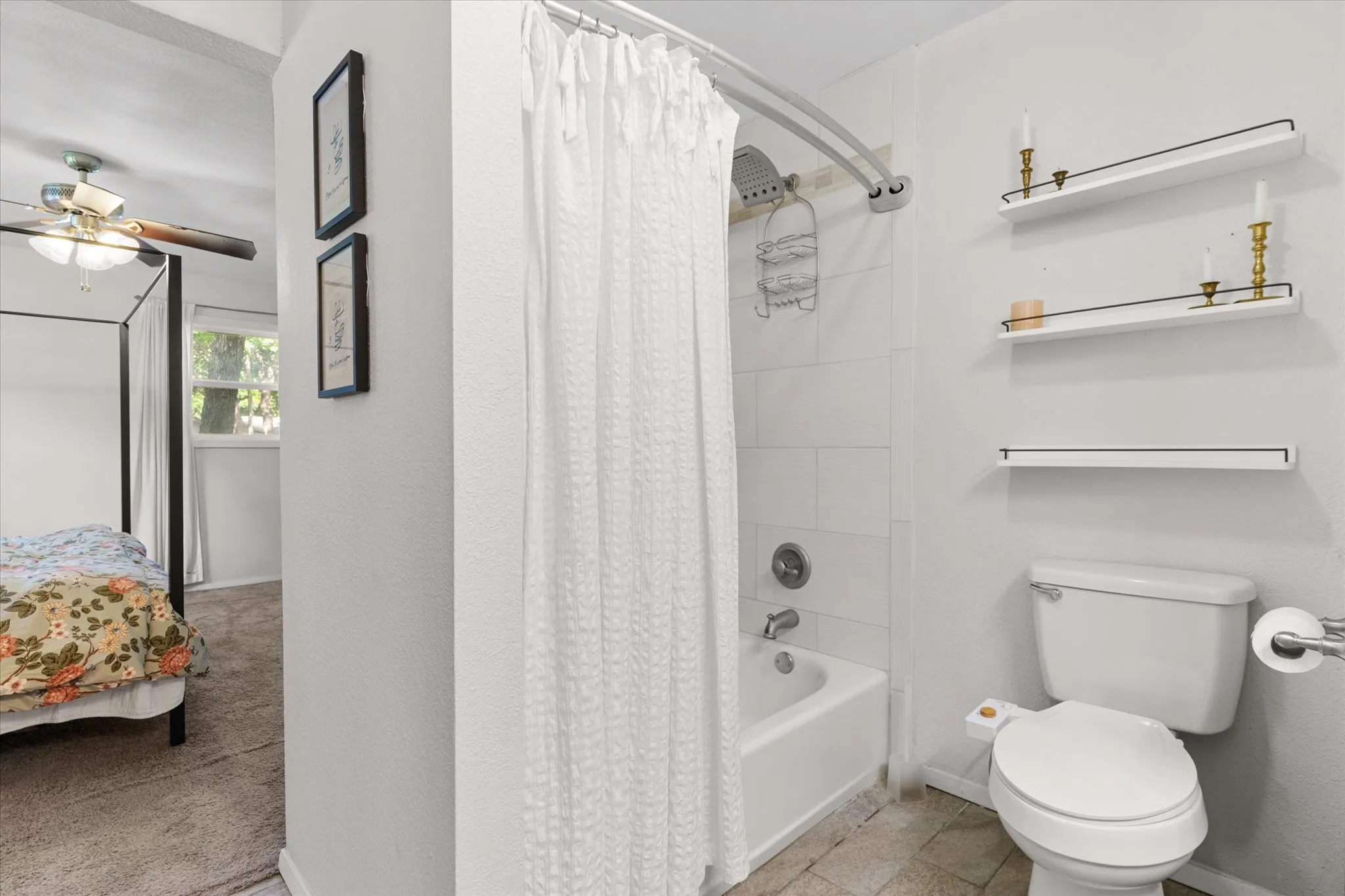 Single Family Residence For Sale in Tarrant County , 6951 Pinon Street, Fort Worth, Texas 76116, 3 Bedroom, 3 Bathroom, 2 Garage spaces, 1,739 Sqft, built in 1961, mls#21355025, Real Estate Agent in Fort Worth, Homes For Sale in Tarrant county, Homes For Sale in Fort Worth, Realtor in Fort Worth Texas, Real Estate Brokerage Independent Realty Texas, Luminita Cordes Realtor