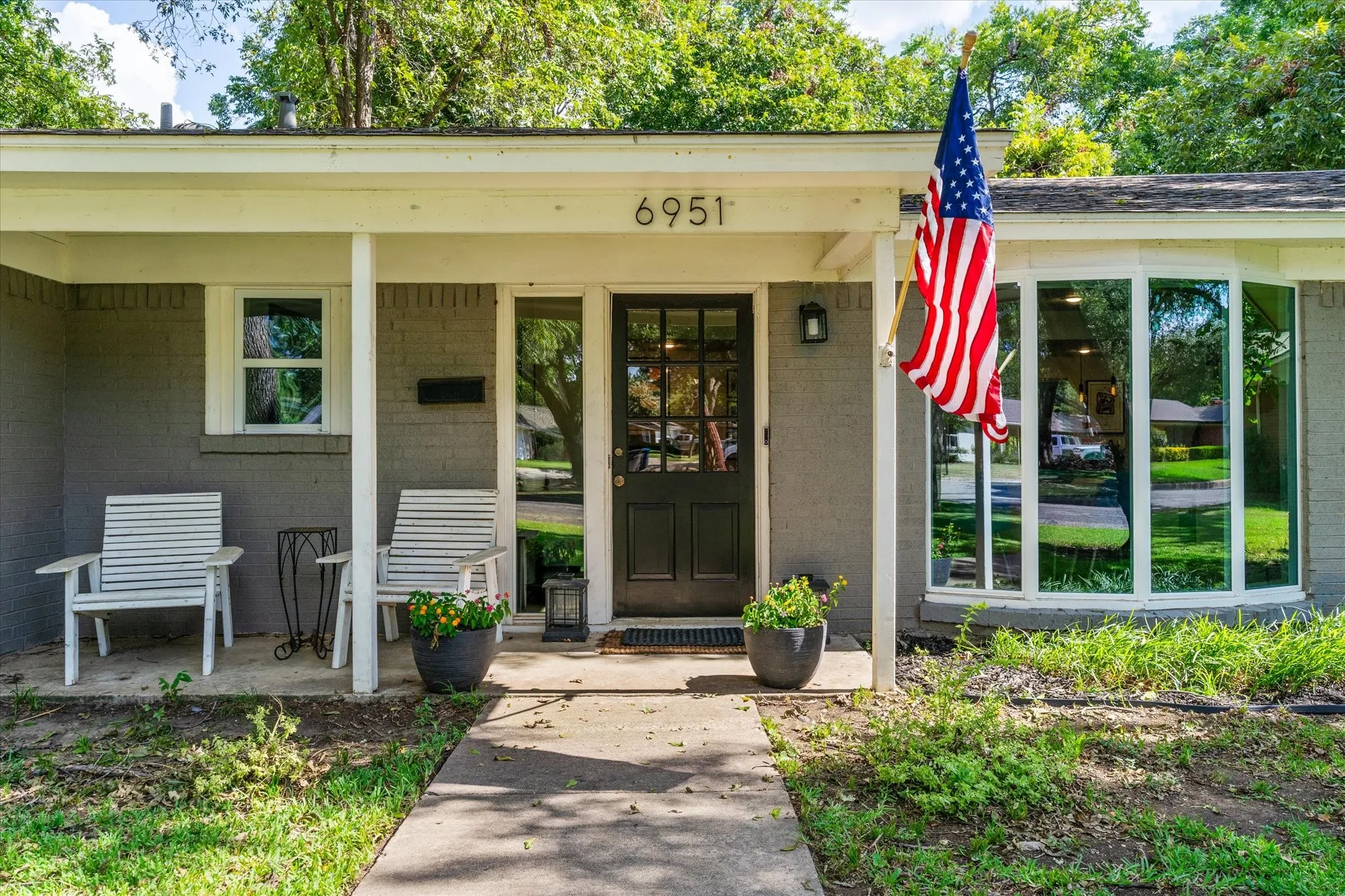 Single Family Residence For Sale in Tarrant County , 6951 Pinon Street, Fort Worth, Texas 76116, 3 Bedroom, 3 Bathroom, 2 Garage spaces, 1,739 Sqft, built in 1961, mls#21355025, Real Estate Agent in Fort Worth, Homes For Sale in Tarrant county, Homes For Sale in Fort Worth, Realtor in Fort Worth Texas, Real Estate Brokerage Independent Realty Texas, Luminita Cordes Realtor