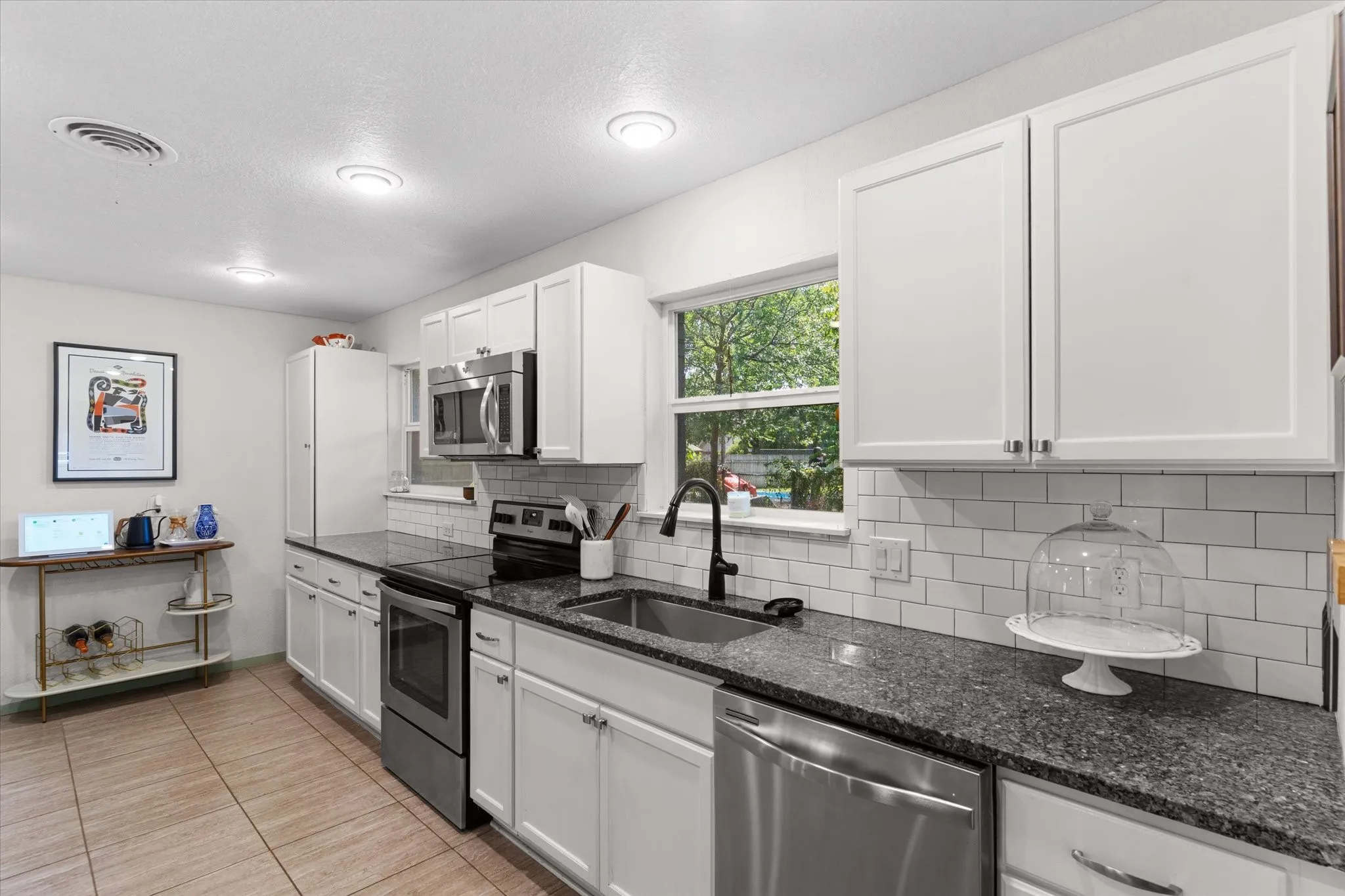 Single Family Residence For Sale in Tarrant County , 6951 Pinon Street, Fort Worth, Texas 76116, 3 Bedroom, 3 Bathroom, 2 Garage spaces, 1,739 Sqft, built in 1961, mls#21355025, Real Estate Agent in Fort Worth, Homes For Sale in Tarrant county, Homes For Sale in Fort Worth, Realtor in Fort Worth Texas, Real Estate Brokerage Independent Realty Texas, Luminita Cordes Realtor