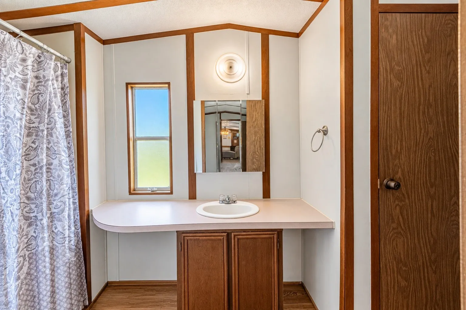 Mobile Home For Sale in Hood County , 4217 Cottonwood Drive, Granbury, Texas 76048, 2 Bedroom, 2 Bathroom, Garage spaces, 1,056 Sqft, built in 1986, mls#21349179, Real Estate Agent in Granbury, Homes For Sale in Hood county, Homes For Sale in Granbury, Realtor in Granbury Texas, Real Estate Brokerage Independent Realty Texas, Luminita Cordes Realtor