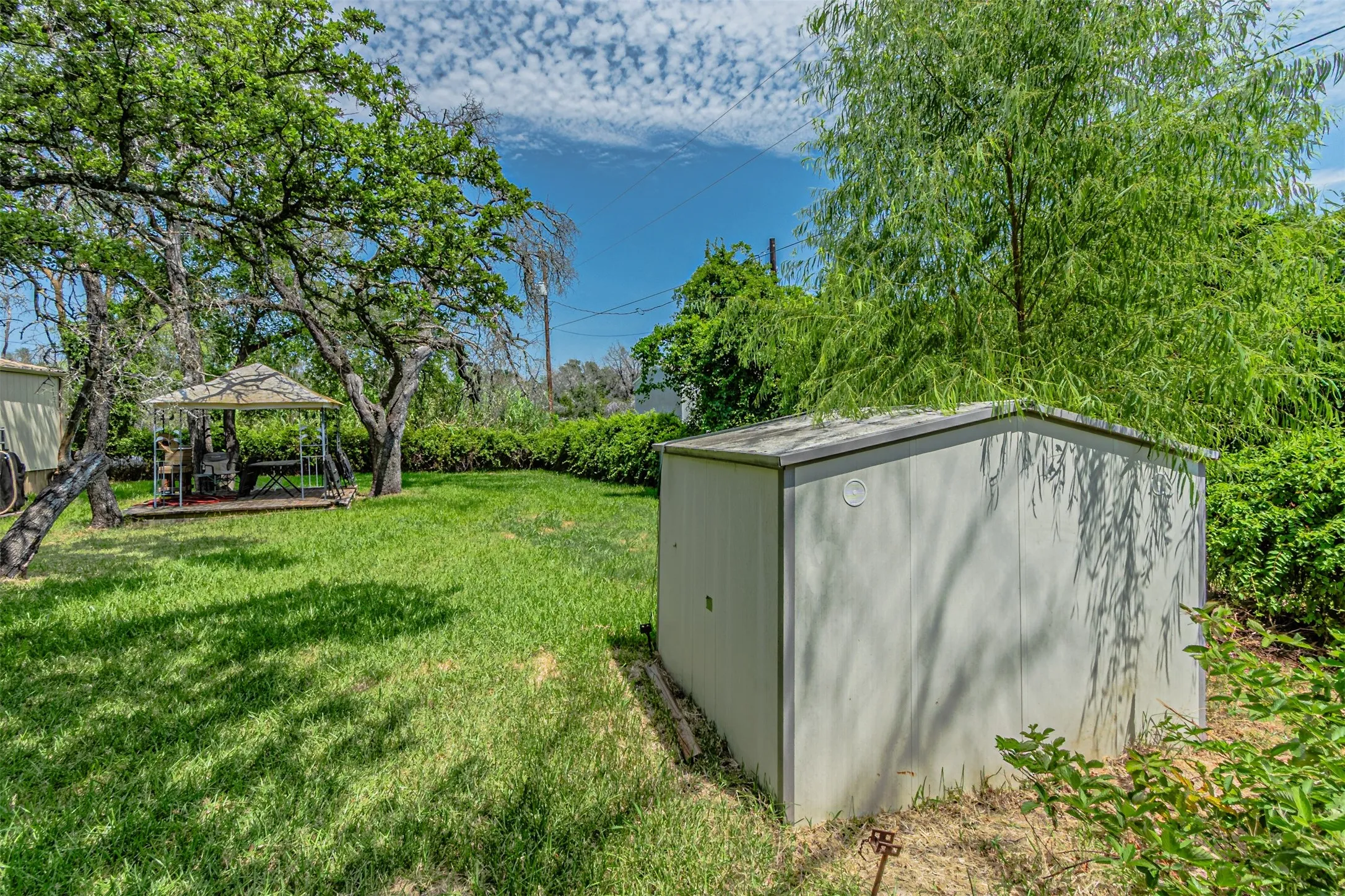 Mobile Home For Sale in Hood County , 4217 Cottonwood Drive, Granbury, Texas 76048, 2 Bedroom, 2 Bathroom, Garage spaces, 1,056 Sqft, built in 1986, mls#21349179, Real Estate Agent in Granbury, Homes For Sale in Hood county, Homes For Sale in Granbury, Realtor in Granbury Texas, Real Estate Brokerage Independent Realty Texas, Luminita Cordes Realtor