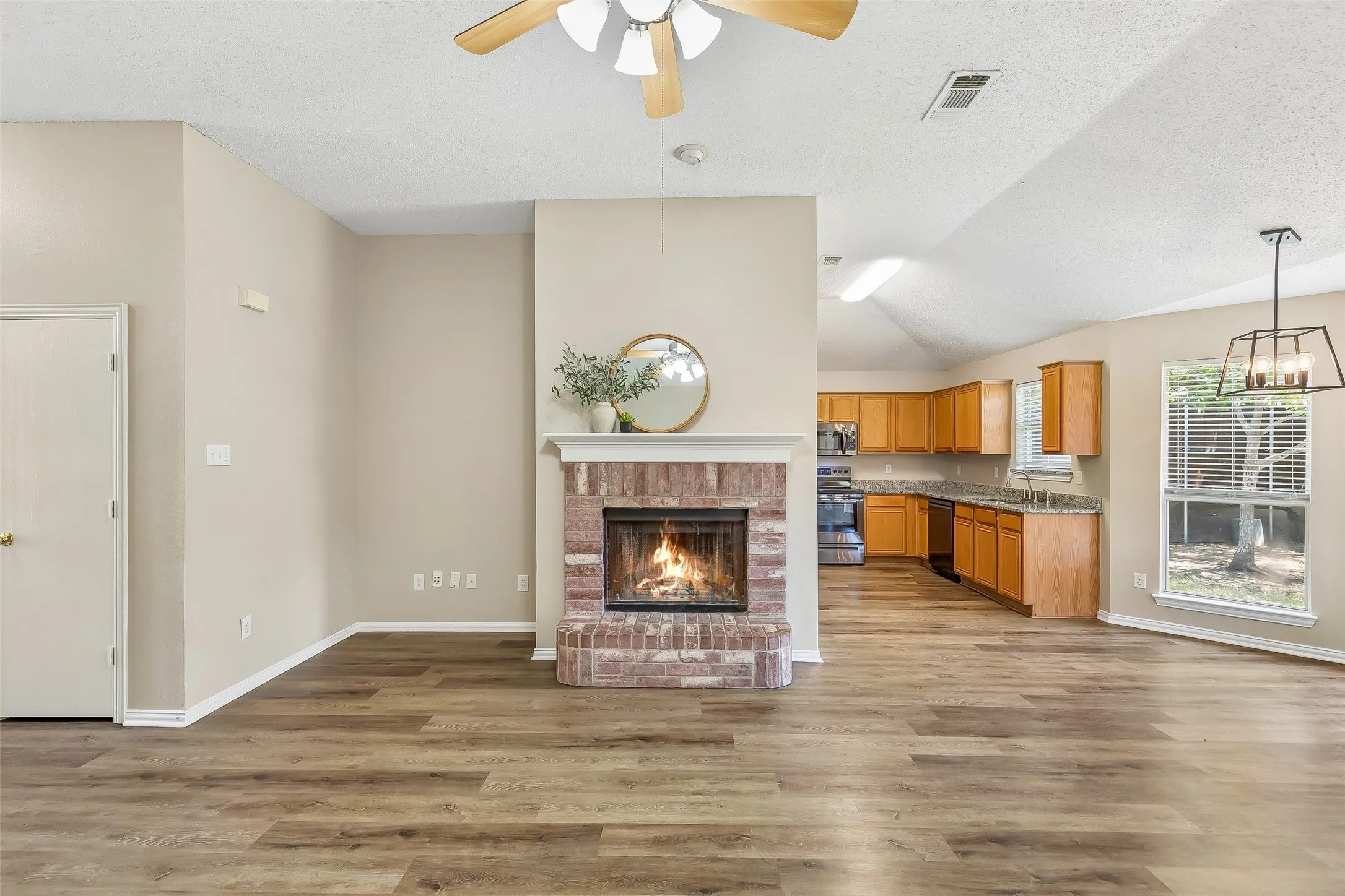 Single Family Residence For Sale in Denton County , 2012 Lake Pointe Drive, Little Elm, Texas 75068, 3 Bedroom, 2 Bathroom, 2 Garage spaces, 1,419 Sqft, built in 1999, mls#21349918, Real Estate Agent in Little Elm, Homes For Sale in Denton county, Homes For Sale in Little Elm, Realtor in Little Elm Texas, Real Estate Brokerage Independent Realty Texas, Luminita Cordes Realtor