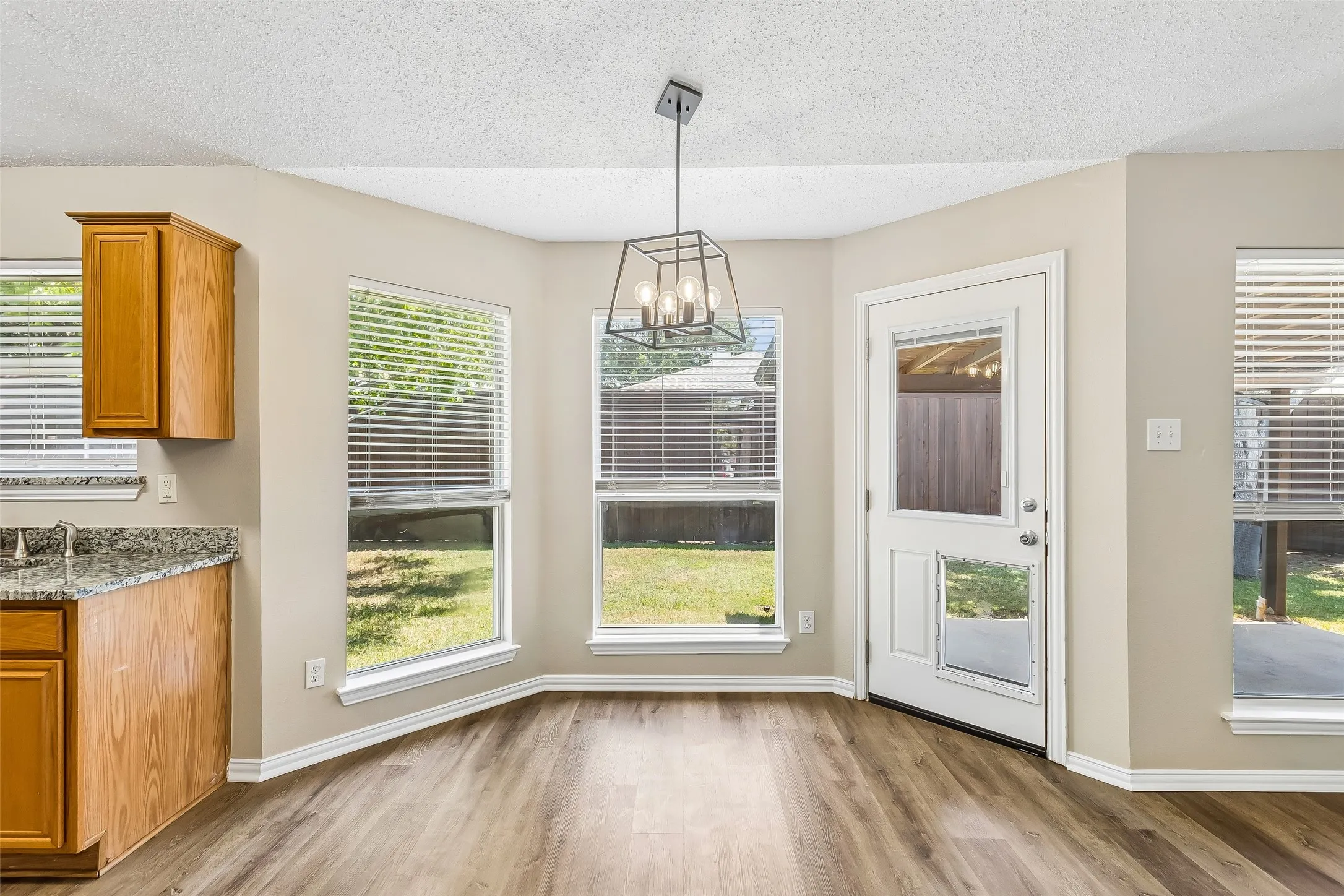 Single Family Residence For Sale in Denton County , 2012 Lake Pointe Drive, Little Elm, Texas 75068, 3 Bedroom, 2 Bathroom, 2 Garage spaces, 1,419 Sqft, built in 1999, mls#21349918, Real Estate Agent in Little Elm, Homes For Sale in Denton county, Homes For Sale in Little Elm, Realtor in Little Elm Texas, Real Estate Brokerage Independent Realty Texas, Luminita Cordes Realtor