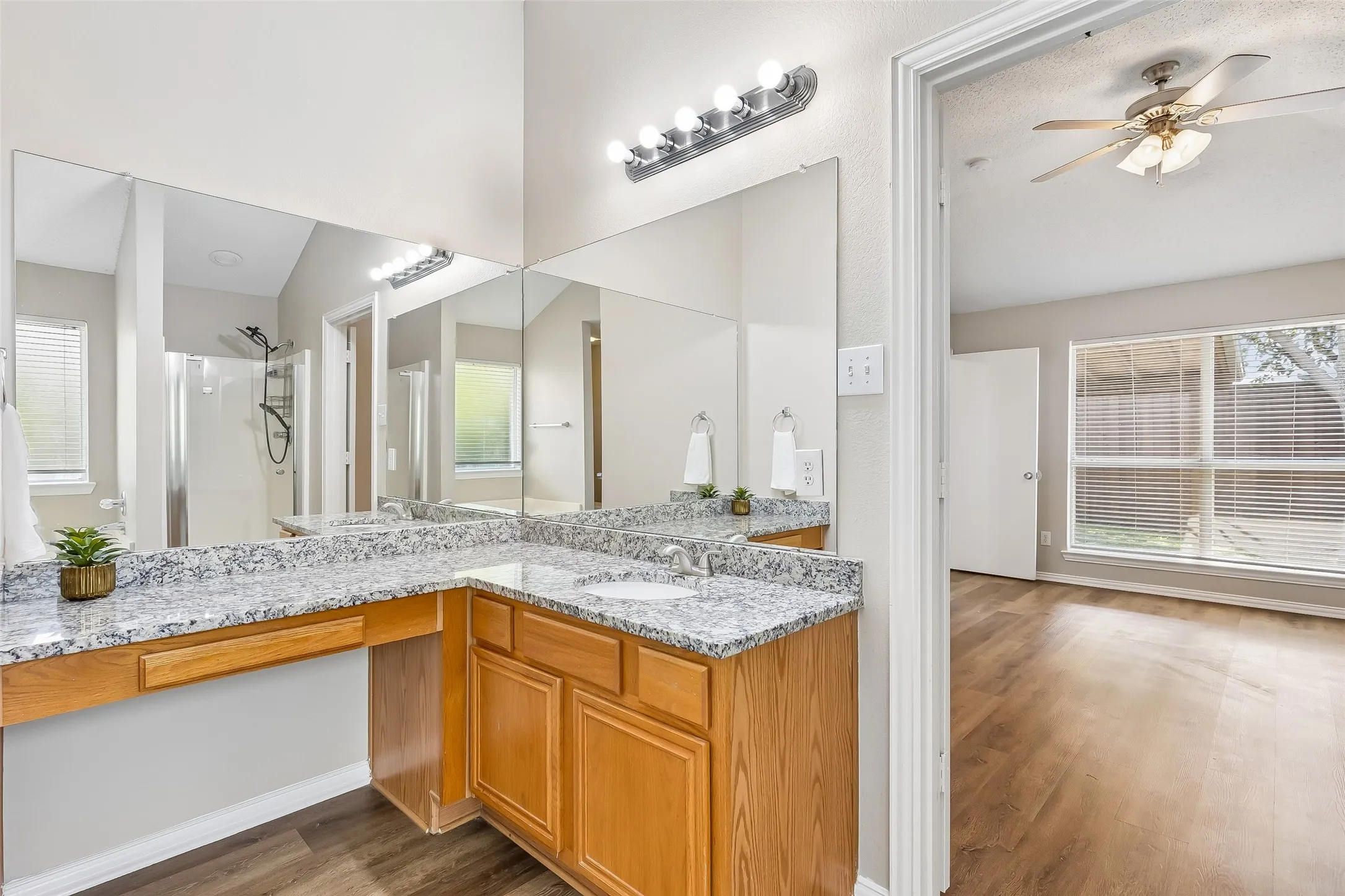 Single Family Residence For Sale in Denton County , 2012 Lake Pointe Drive, Little Elm, Texas 75068, 3 Bedroom, 2 Bathroom, 2 Garage spaces, 1,419 Sqft, built in 1999, mls#21349918, Real Estate Agent in Little Elm, Homes For Sale in Denton county, Homes For Sale in Little Elm, Realtor in Little Elm Texas, Real Estate Brokerage Independent Realty Texas, Luminita Cordes Realtor