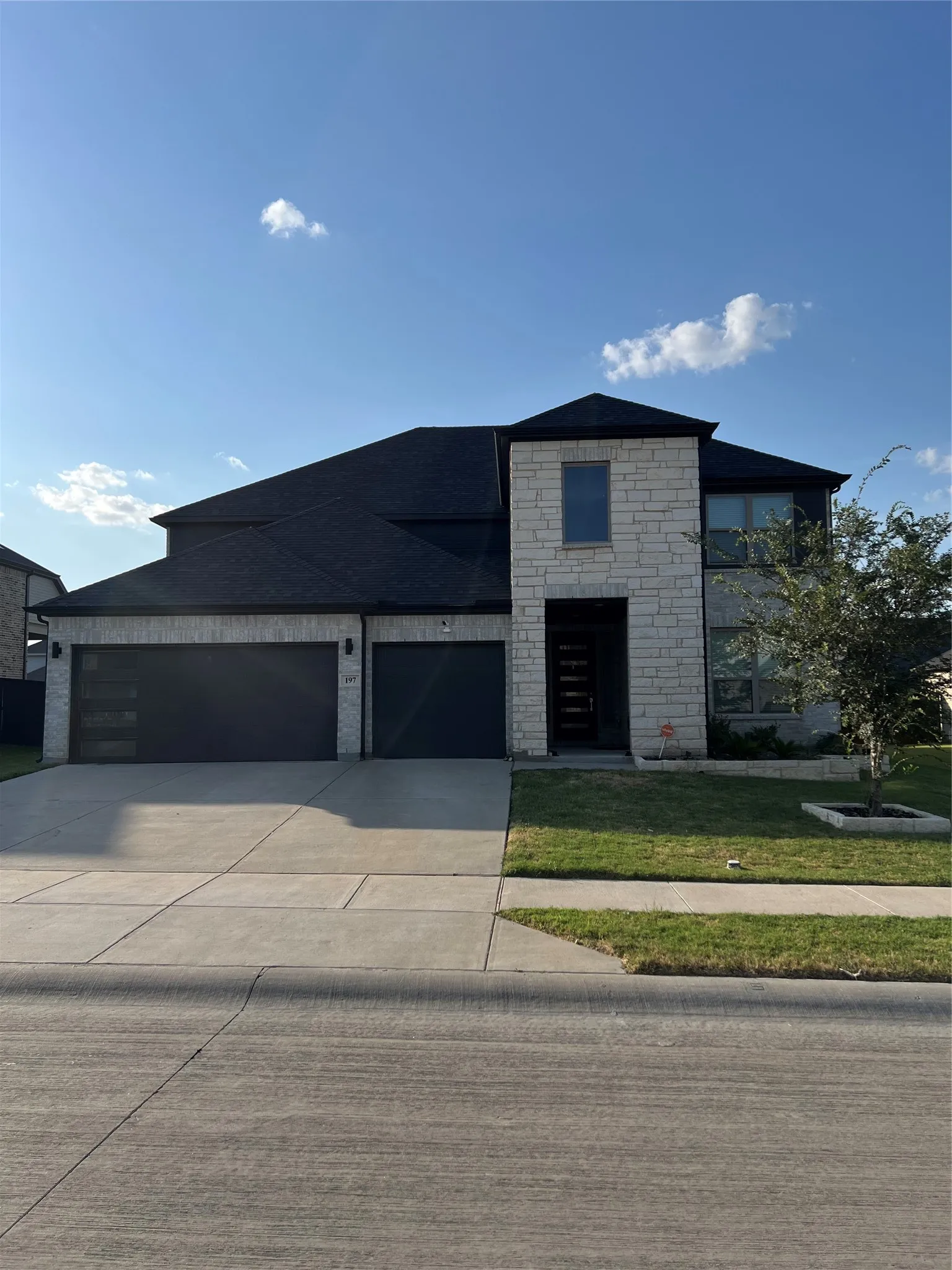 Single Family Residence For Sale in Ellis County , 197 Western Way, Waxahachie, Texas 75165, 5 Bedroom, 5 Bathroom, 3 Garage spaces, 4,019 Sqft, built in 2022, Price $610,000, mls#21356451, Real Estate Agent in Waxahachie, Homes For Sale in Ellis county, Homes For Sale in Waxahachie, Realtor in Waxahachie Texas, Real Estate Brokerage Independent Realty Texas, Luminita Cordes Realtor