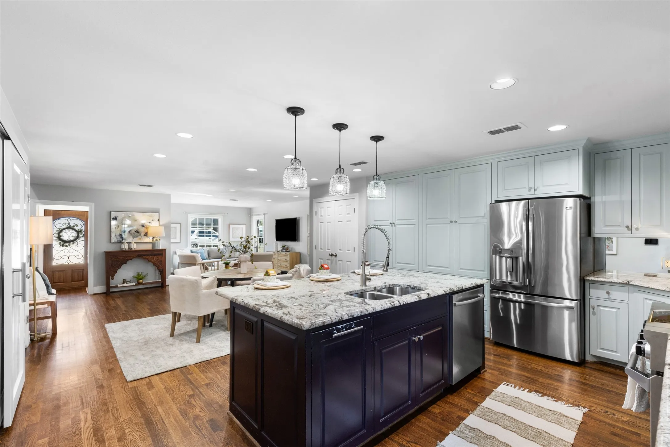 Single Family Residence For Sale in Tarrant County , 2548 Walsh Court, Fort Worth, Texas 76109, 4 Bedroom, 3 Bathroom, 2 Garage spaces, 2,676 Sqft, built in 1948, mls#21356488, Real Estate Agent in Fort Worth, Homes For Sale in Tarrant county, Homes For Sale in Fort Worth, Realtor in Fort Worth Texas, Real Estate Brokerage Independent Realty Texas, Luminita Cordes Realtor