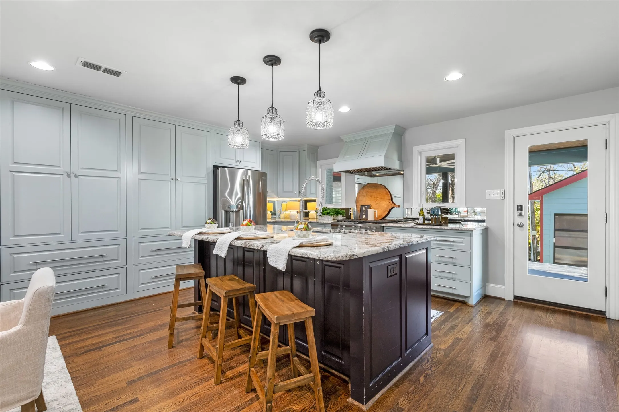 Single Family Residence For Sale in Tarrant County , 2548 Walsh Court, Fort Worth, Texas 76109, 4 Bedroom, 3 Bathroom, 2 Garage spaces, 2,676 Sqft, built in 1948, mls#21356488, Real Estate Agent in Fort Worth, Homes For Sale in Tarrant county, Homes For Sale in Fort Worth, Realtor in Fort Worth Texas, Real Estate Brokerage Independent Realty Texas, Luminita Cordes Realtor