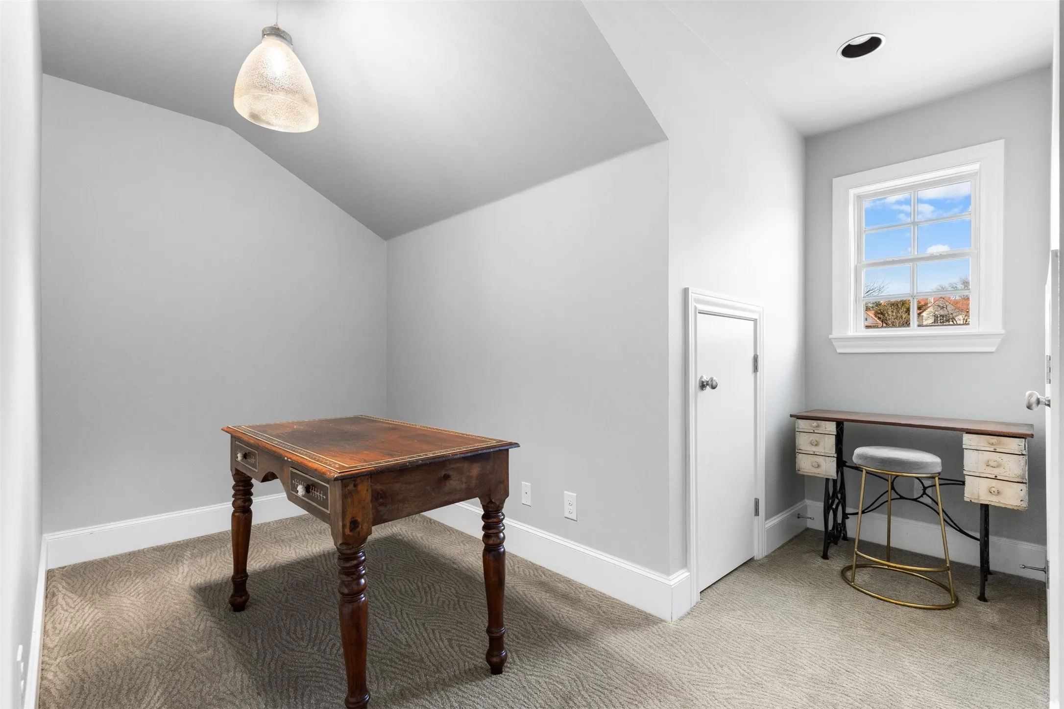 Upstairs flex space