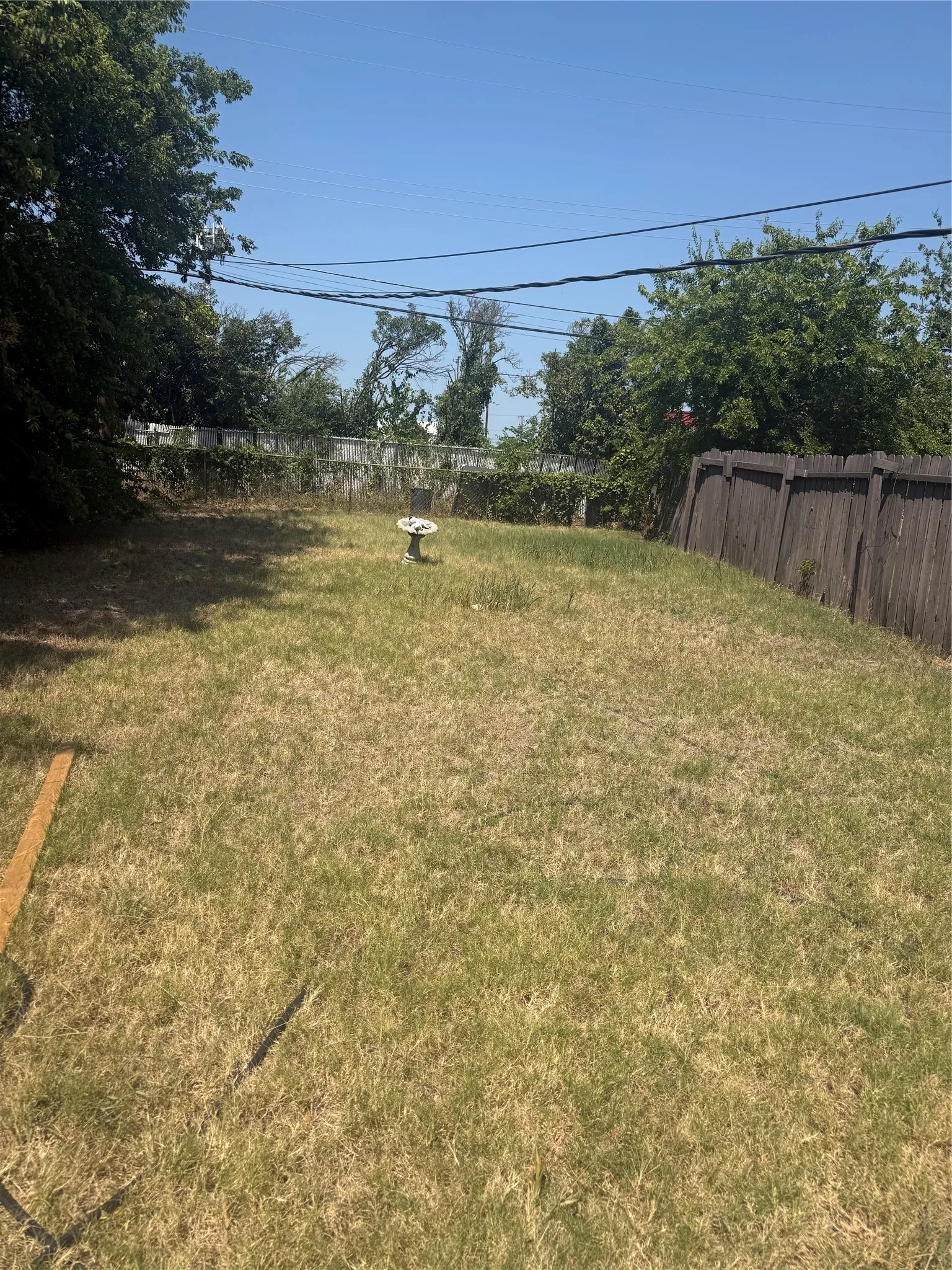 Duplex For Rent in Dallas County , 6437 Lontos Drive, Dallas, Texas 75214, 2 Bedroom, 1 Bathroom, 1 Garage spaces, 1,000 Sqft, built in 1954, Price $1,400, mls#21356499, Real Estate Agent in Dallas, Homes For Rent in Dallas county, Homes For Rent in Dallas, Realtor in Dallas Texas, Real Estate Brokerage Independent Realty Texas, Luminita Cordes Realtor