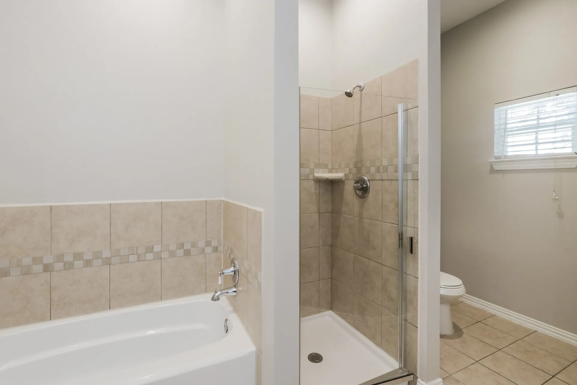 Single Family Residence For Rent in Dallas County , 1633 Mockingbird Lane, De Soto, Texas 75115, 3 Bedroom, 2 Bathroom, 2 Garage spaces, 1,883 Sqft, built in 2017, mls#21356508, Real Estate Agent in De Soto, Homes For Rent in Dallas county, Homes For Rent in De Soto, Realtor in De Soto Texas, Real Estate Brokerage Independent Realty Texas, Luminita Cordes Realtor
