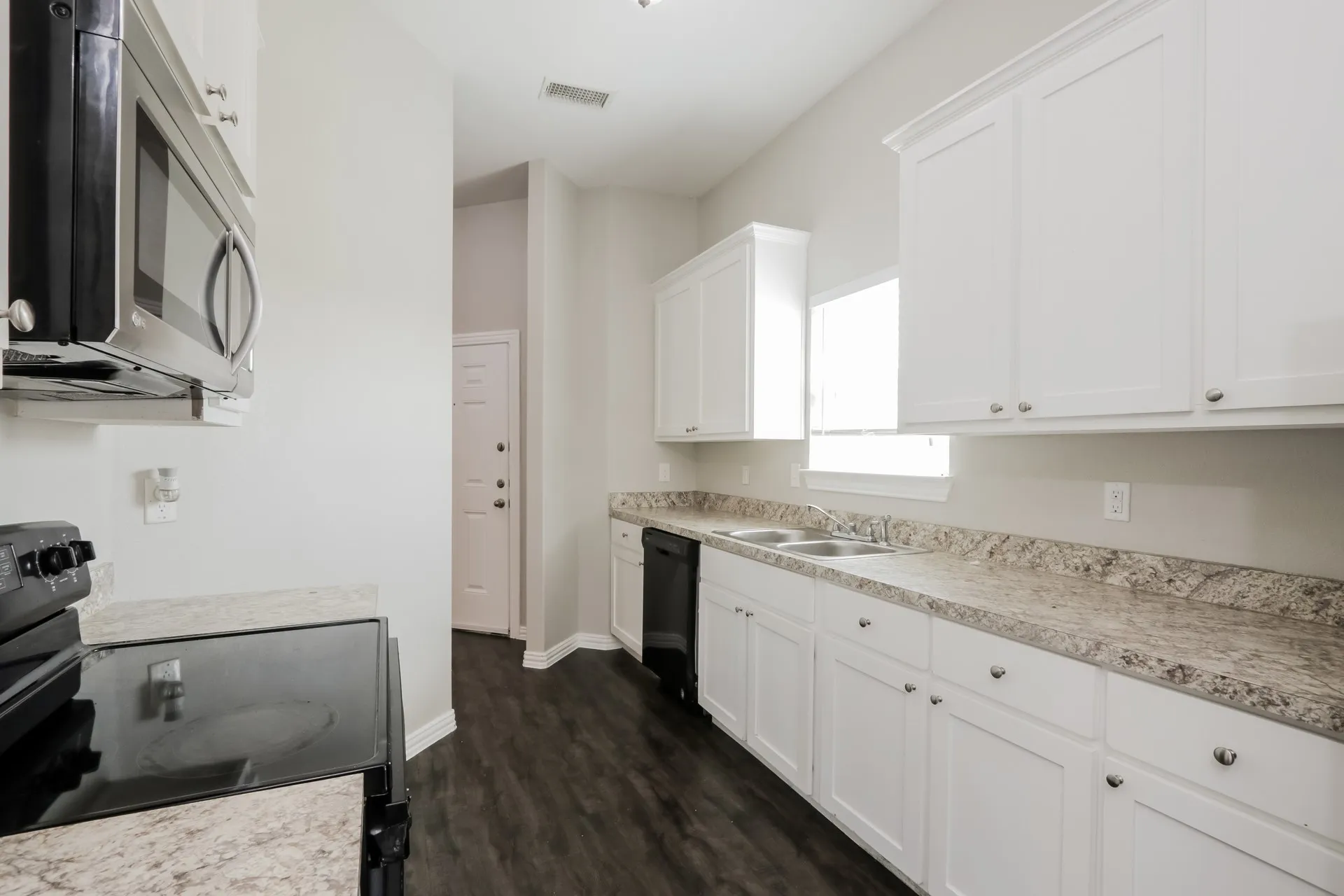 Single Family Residence For Rent in Dallas County , 1633 Mockingbird Lane, De Soto, Texas 75115, 3 Bedroom, 2 Bathroom, 2 Garage spaces, 1,883 Sqft, built in 2017, mls#21356508, Real Estate Agent in De Soto, Homes For Rent in Dallas county, Homes For Rent in De Soto, Realtor in De Soto Texas, Real Estate Brokerage Independent Realty Texas, Luminita Cordes Realtor