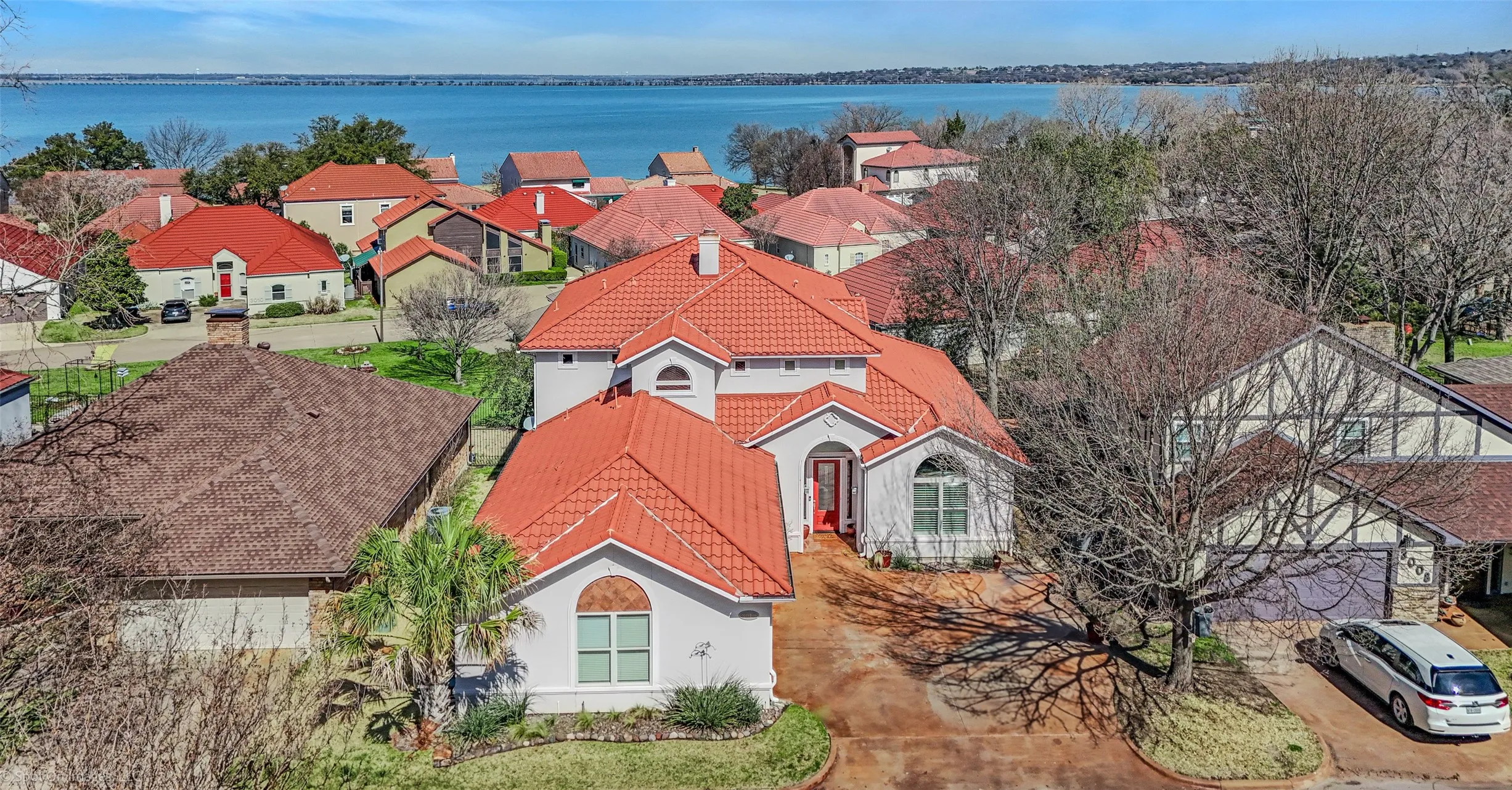 Single Family Residence For Sale in Rockwall County , 3010 Lakeside Drive, Rockwall, Texas 75087, 4 Bedroom, 4 Bathroom, 3 Garage spaces, 2,793 Sqft, built in 2008, mls#21356505, Real Estate Agent in Rockwall, Homes For Sale in Rockwall county, Homes For Sale in Rockwall, Realtor in Rockwall Texas, Real Estate Brokerage Independent Realty Texas, Luminita Cordes Realtor