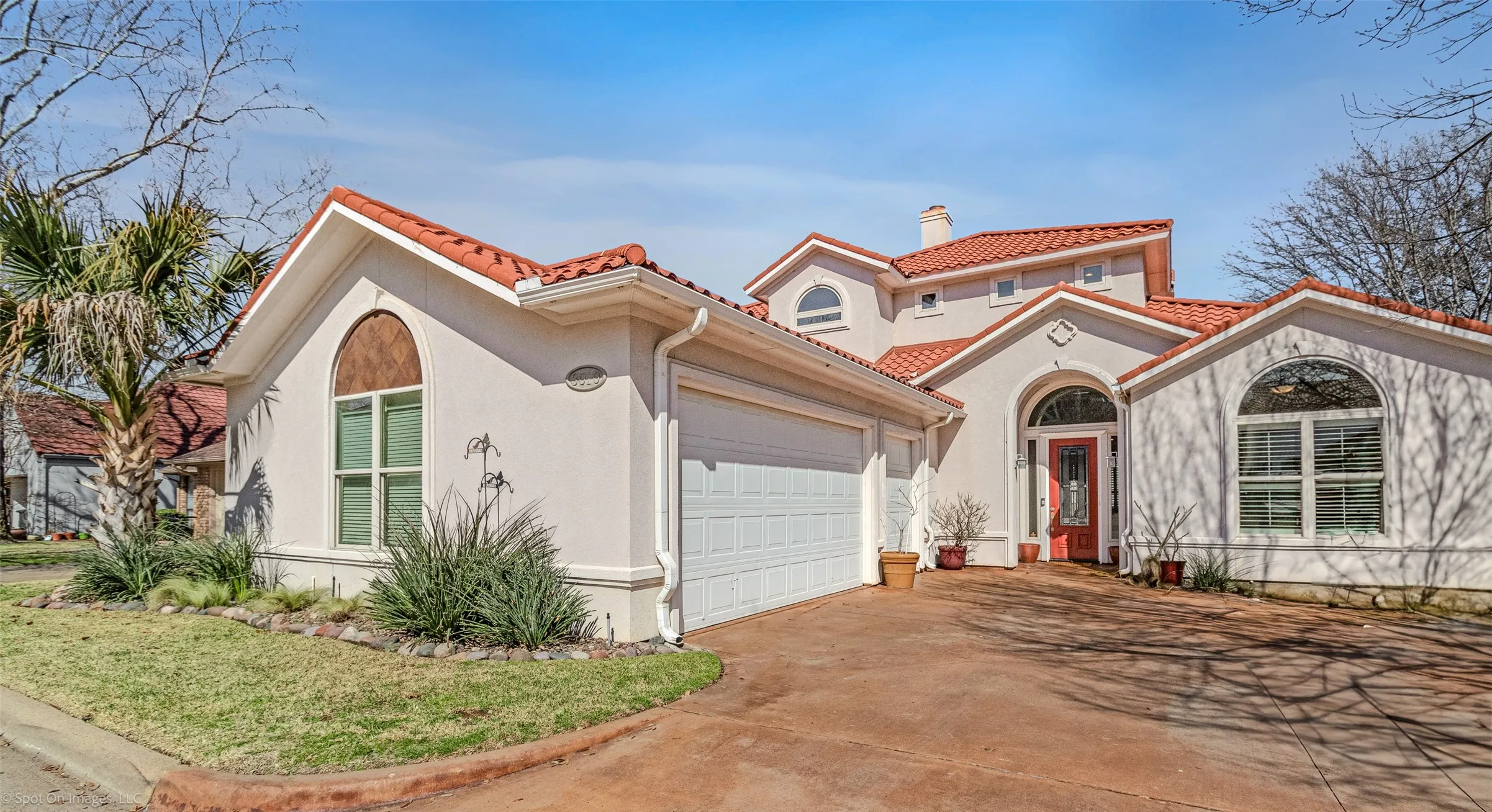 Single Family Residence For Sale in Rockwall County , 3010 Lakeside Drive, Rockwall, Texas 75087, 4 Bedroom, 4 Bathroom, 3 Garage spaces, 2,793 Sqft, built in 2008, mls#21356505, Real Estate Agent in Rockwall, Homes For Sale in Rockwall county, Homes For Sale in Rockwall, Realtor in Rockwall Texas, Real Estate Brokerage Independent Realty Texas, Luminita Cordes Realtor
