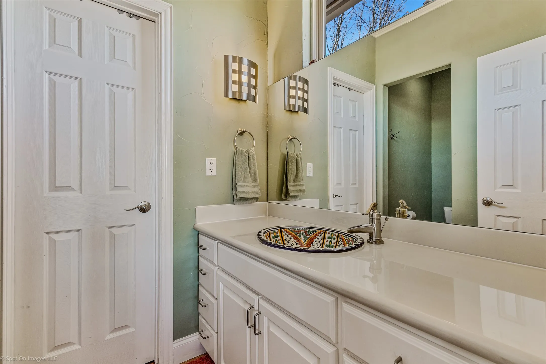Single Family Residence For Sale in Rockwall County , 3010 Lakeside Drive, Rockwall, Texas 75087, 4 Bedroom, 4 Bathroom, 3 Garage spaces, 2,793 Sqft, built in 2008, mls#21356505, Real Estate Agent in Rockwall, Homes For Sale in Rockwall county, Homes For Sale in Rockwall, Realtor in Rockwall Texas, Real Estate Brokerage Independent Realty Texas, Luminita Cordes Realtor