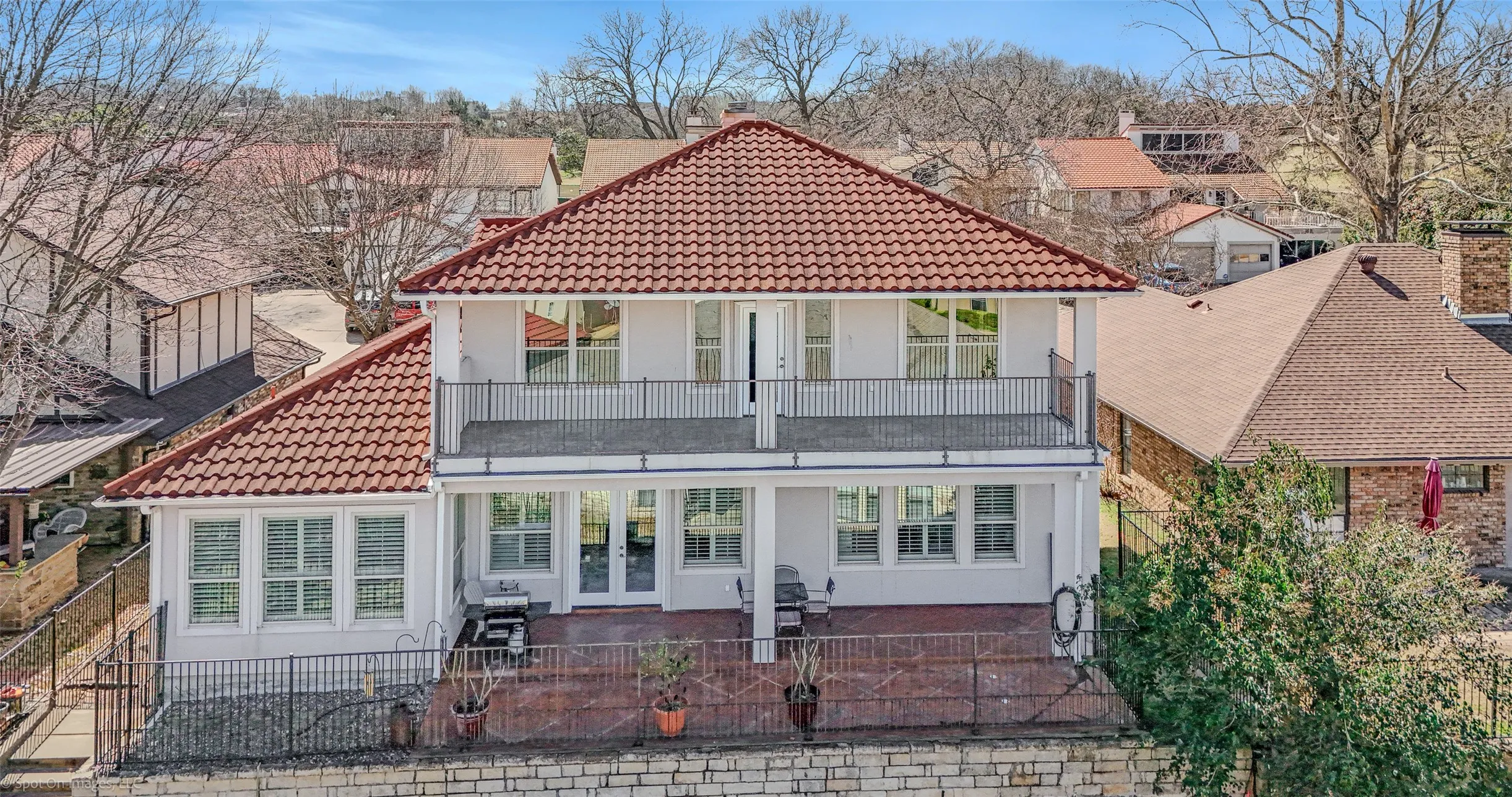 Single Family Residence For Sale in Rockwall County , 3010 Lakeside Drive, Rockwall, Texas 75087, 4 Bedroom, 4 Bathroom, 3 Garage spaces, 2,793 Sqft, built in 2008, mls#21356505, Real Estate Agent in Rockwall, Homes For Sale in Rockwall county, Homes For Sale in Rockwall, Realtor in Rockwall Texas, Real Estate Brokerage Independent Realty Texas, Luminita Cordes Realtor