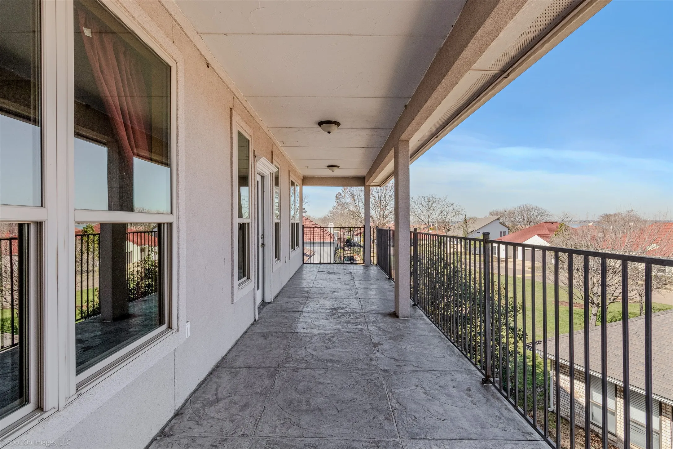 Single Family Residence For Sale in Rockwall County , 3010 Lakeside Drive, Rockwall, Texas 75087, 4 Bedroom, 4 Bathroom, 3 Garage spaces, 2,793 Sqft, built in 2008, mls#21356505, Real Estate Agent in Rockwall, Homes For Sale in Rockwall county, Homes For Sale in Rockwall, Realtor in Rockwall Texas, Real Estate Brokerage Independent Realty Texas, Luminita Cordes Realtor