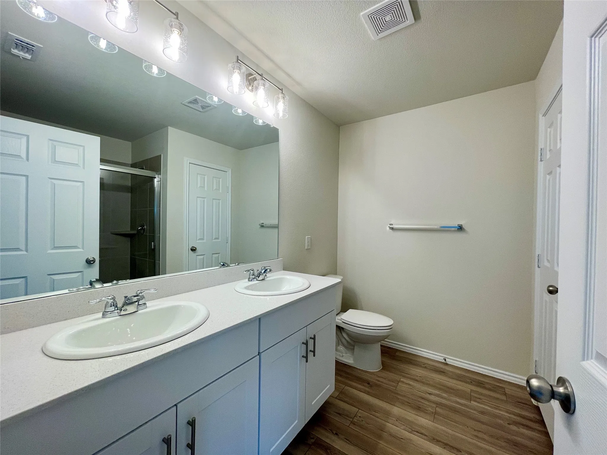 Upstairs Primary Bath