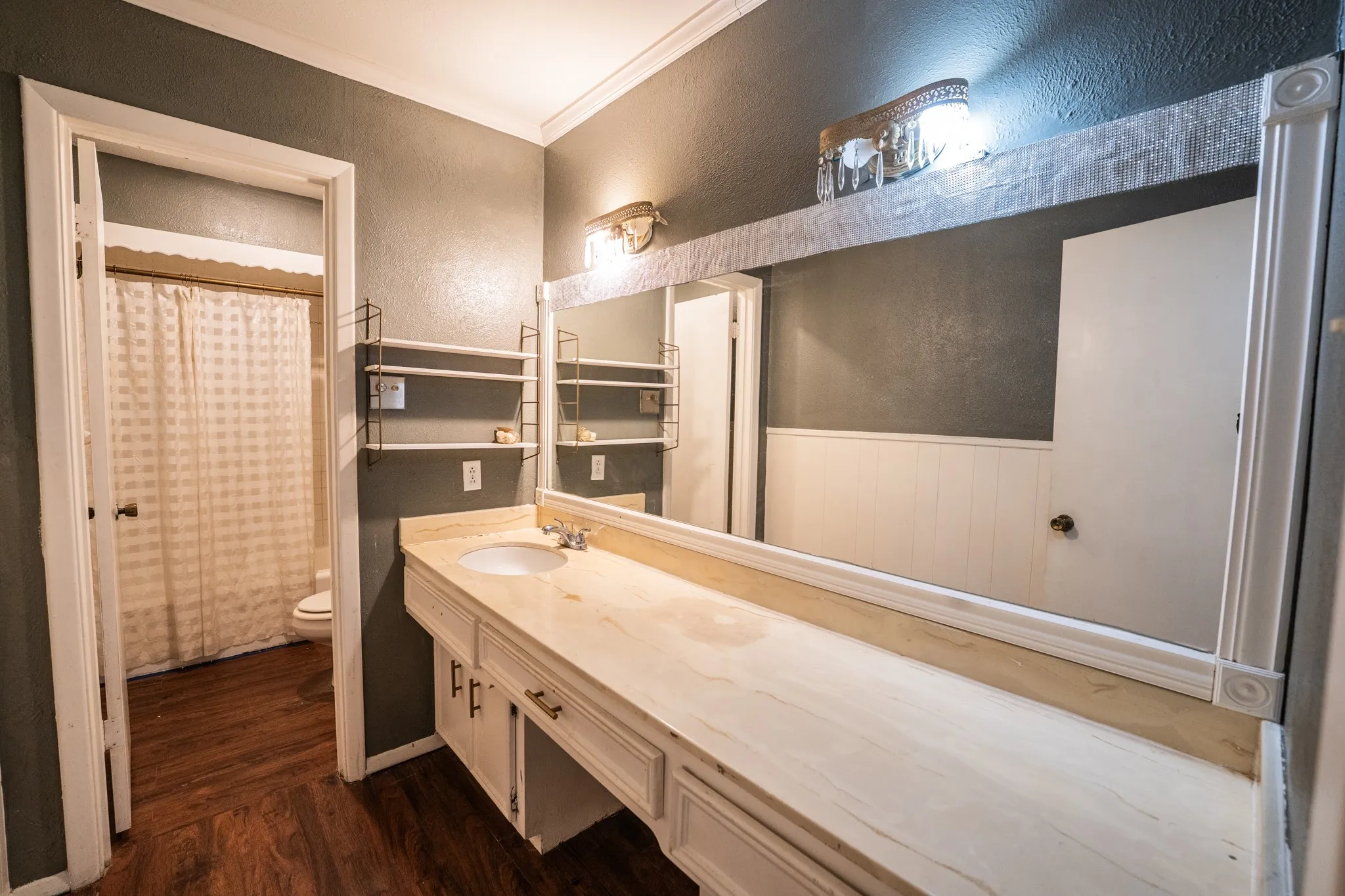 Single Family Residence For Sale in Hopkins County , 316 Woodcrest Circle, Sulphur Springs, Texas 75482, 4 Bedroom, 3 Bathroom, 2 Garage spaces, 2,511 Sqft, built in 1968, mls#21354894, Real Estate Agent in Sulphur Springs, Homes For Sale in Hopkins county, Homes For Sale in Sulphur Springs, Realtor in Sulphur Springs Texas, Real Estate Brokerage Independent Realty Texas, Luminita Cordes Realtor