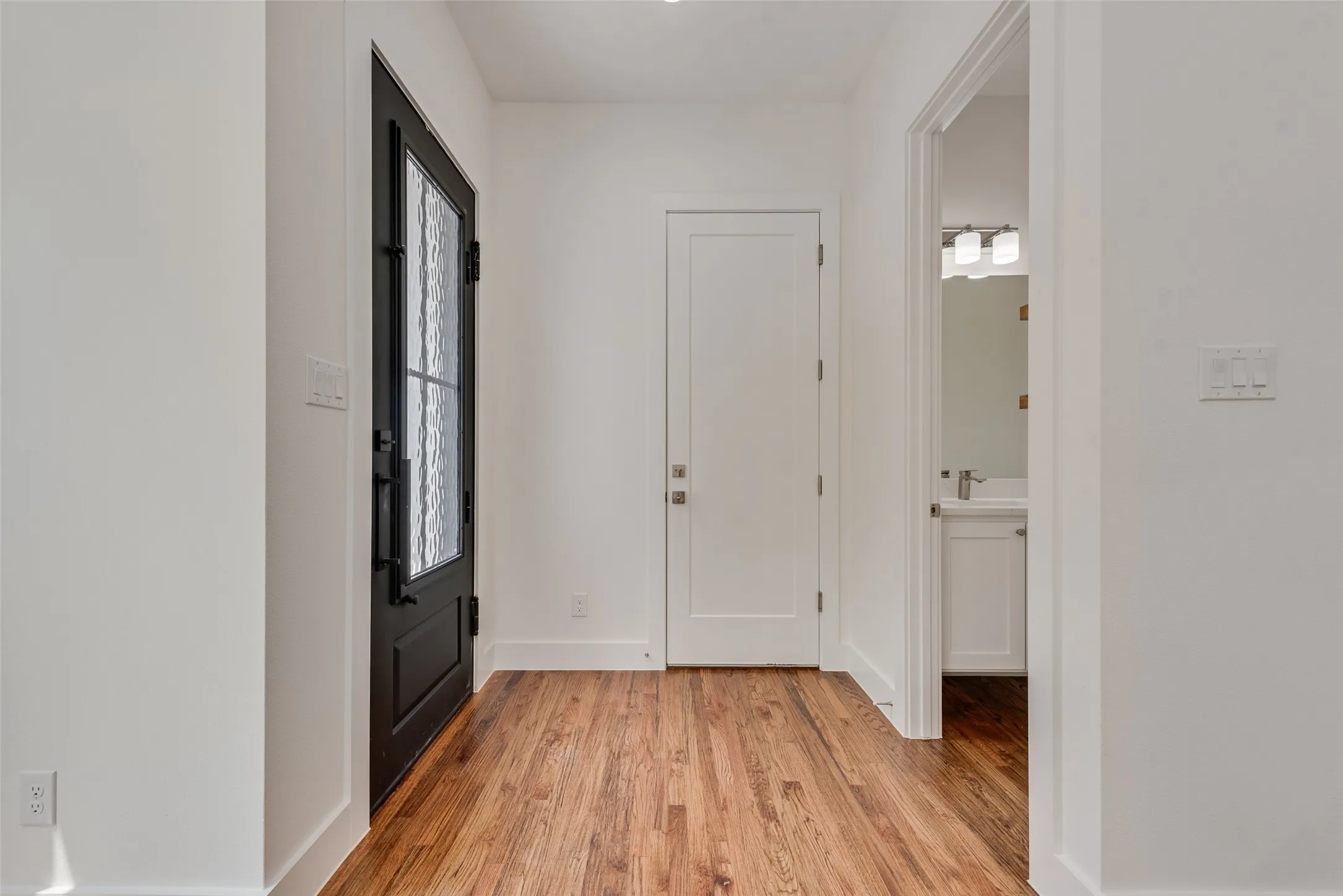 Duplex For Rent in Dallas County , 2410 Boyd Street, Dallas, Texas 75224, 3 Bedroom, 3 Bathroom, 2 Garage spaces, 2,155 Sqft, built in 2026, mls#21356524, Real Estate Agent in Dallas, Homes For Rent in Dallas county, Homes For Rent in Dallas, Realtor in Dallas Texas, Real Estate Brokerage Independent Realty Texas, Luminita Cordes Realtor
