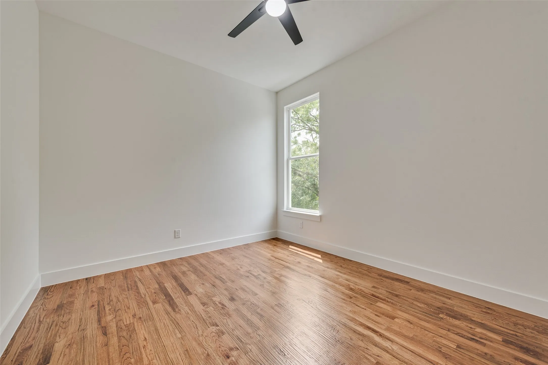 Duplex For Rent in Dallas County , 2410 Boyd Street, Dallas, Texas 75224, 3 Bedroom, 3 Bathroom, 2 Garage spaces, 2,155 Sqft, built in 2026, mls#21356524, Real Estate Agent in Dallas, Homes For Rent in Dallas county, Homes For Rent in Dallas, Realtor in Dallas Texas, Real Estate Brokerage Independent Realty Texas, Luminita Cordes Realtor