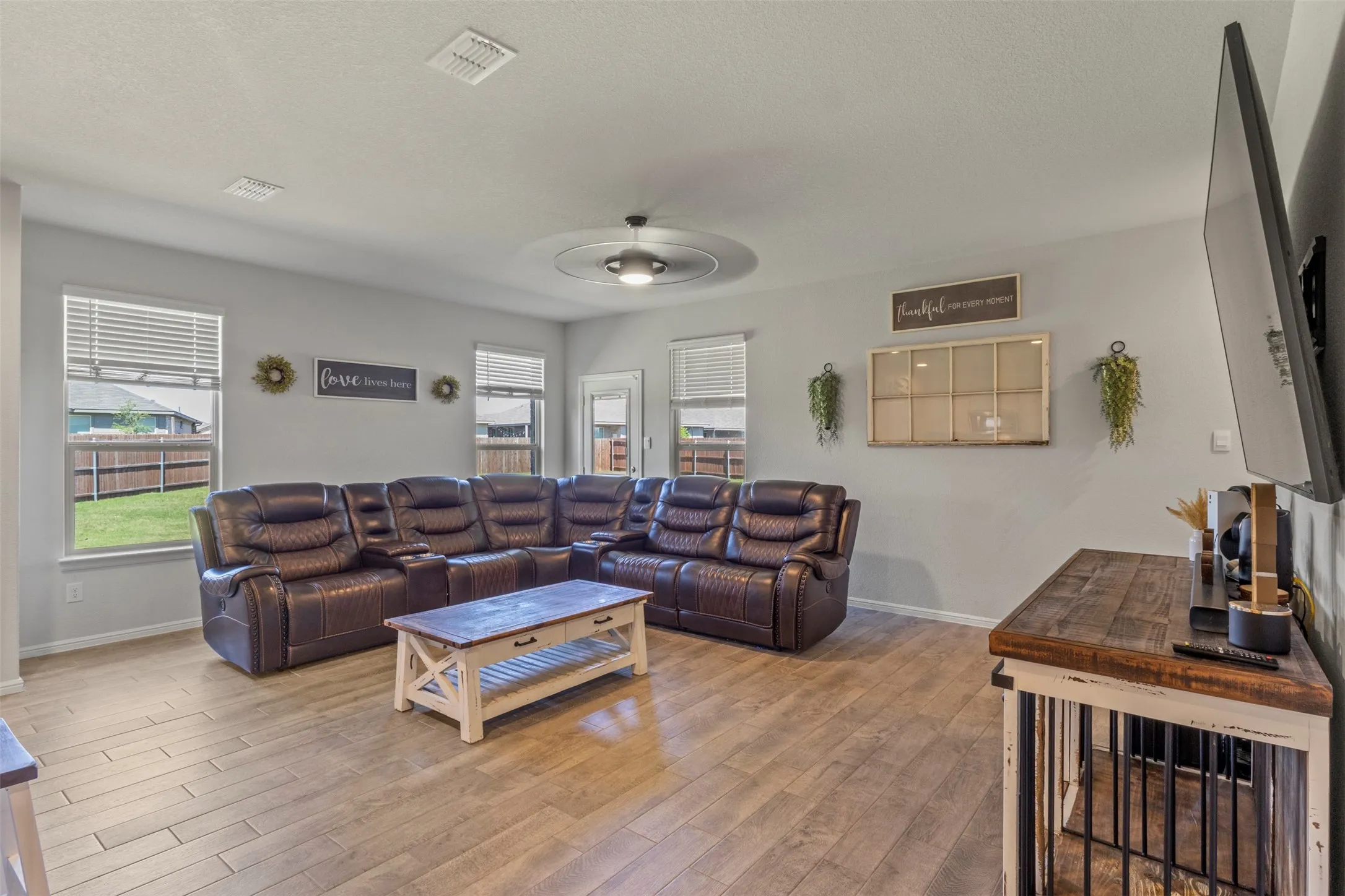 Single Family Residence For Rent in Tarrant County , 5405 N Wind Lane, Fort Worth, Texas 76179, 5 Bedroom, 3 Bathroom, 2 Garage spaces, 2,155 Sqft, built in 2023, mls#21356525, Real Estate Agent in Fort Worth, Homes For Rent in Tarrant county, Homes For Rent in Fort Worth, Realtor in Fort Worth Texas, Real Estate Brokerage Independent Realty Texas, Luminita Cordes Realtor