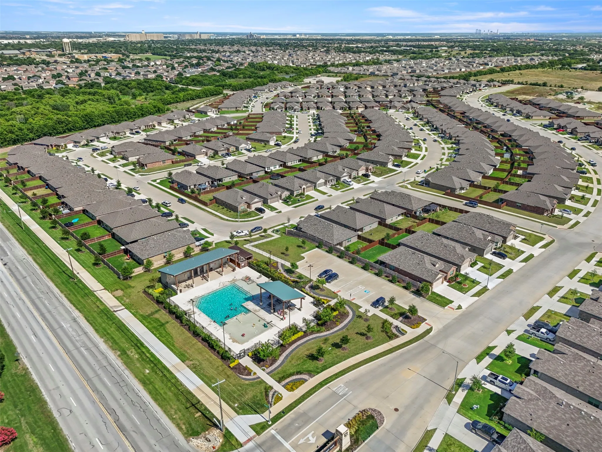 Single Family Residence For Rent in Tarrant County , 5405 N Wind Lane, Fort Worth, Texas 76179, 5 Bedroom, 3 Bathroom, 2 Garage spaces, 2,155 Sqft, built in 2023, mls#21356525, Real Estate Agent in Fort Worth, Homes For Rent in Tarrant county, Homes For Rent in Fort Worth, Realtor in Fort Worth Texas, Real Estate Brokerage Independent Realty Texas, Luminita Cordes Realtor