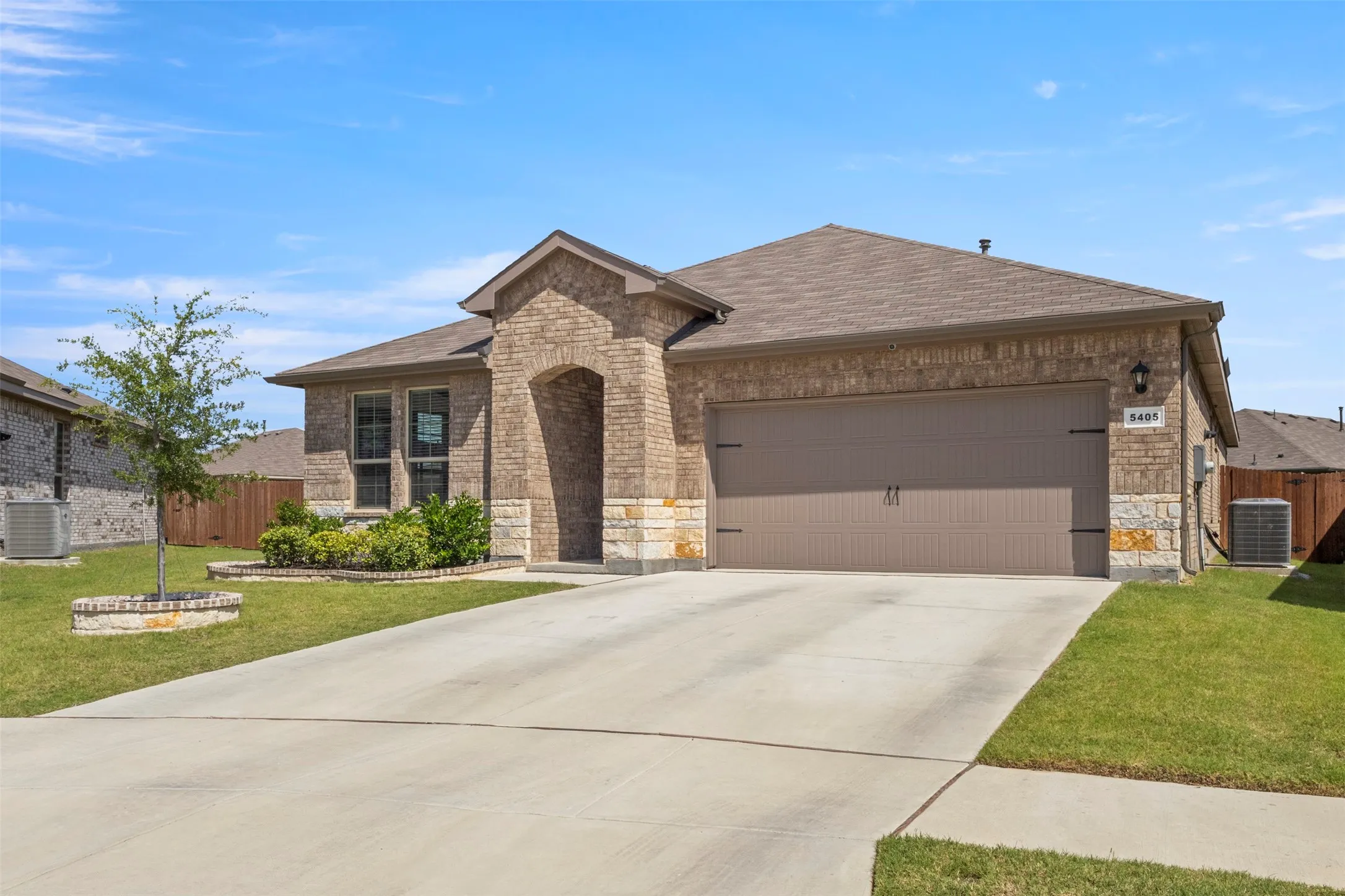 Single Family Residence For Rent in Tarrant County , 5405 N Wind Lane, Fort Worth, Texas 76179, 5 Bedroom, 3 Bathroom, 2 Garage spaces, 2,155 Sqft, built in 2023, mls#21356525, Real Estate Agent in Fort Worth, Homes For Rent in Tarrant county, Homes For Rent in Fort Worth, Realtor in Fort Worth Texas, Real Estate Brokerage Independent Realty Texas, Luminita Cordes Realtor