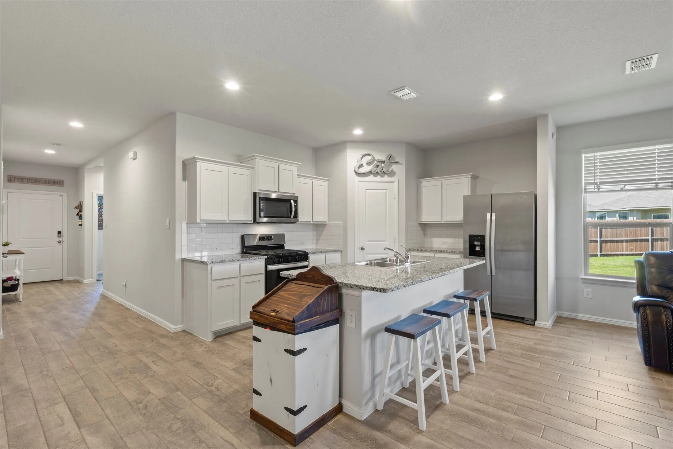 Single Family Residence For Rent in Tarrant County , 5405 N Wind Lane, Fort Worth, Texas 76179, 5 Bedroom, 3 Bathroom, 2 Garage spaces, 2,155 Sqft, built in 2023, mls#21356525, Real Estate Agent in Fort Worth, Homes For Rent in Tarrant county, Homes For Rent in Fort Worth, Realtor in Fort Worth Texas, Real Estate Brokerage Independent Realty Texas, Luminita Cordes Realtor