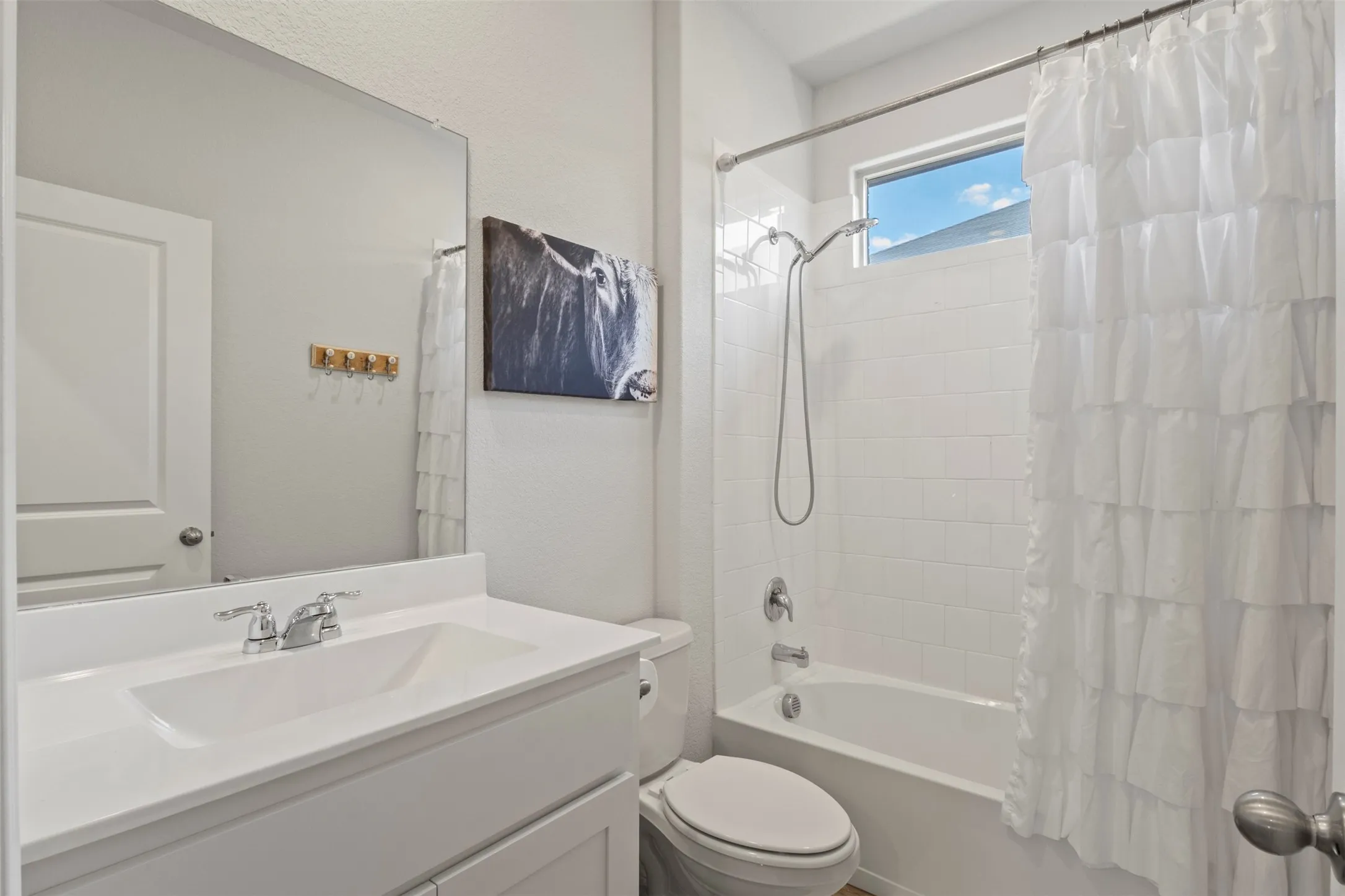 Single Family Residence For Rent in Tarrant County , 5405 N Wind Lane, Fort Worth, Texas 76179, 5 Bedroom, 3 Bathroom, 2 Garage spaces, 2,155 Sqft, built in 2023, mls#21356525, Real Estate Agent in Fort Worth, Homes For Rent in Tarrant county, Homes For Rent in Fort Worth, Realtor in Fort Worth Texas, Real Estate Brokerage Independent Realty Texas, Luminita Cordes Realtor