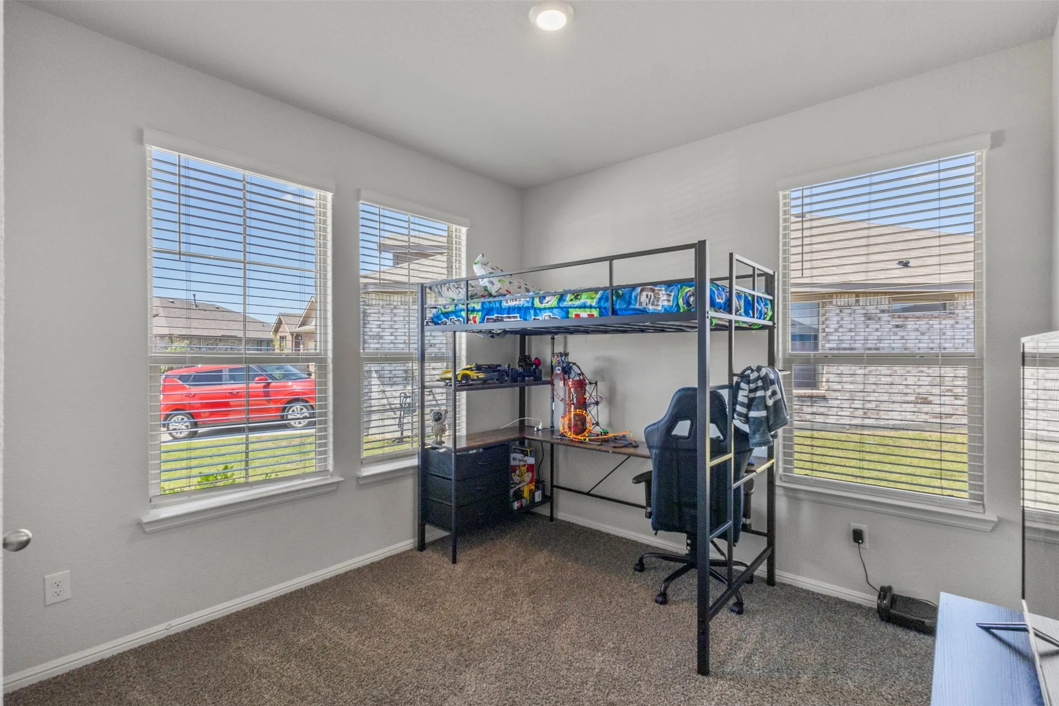 Single Family Residence For Rent in Tarrant County , 5405 N Wind Lane, Fort Worth, Texas 76179, 5 Bedroom, 3 Bathroom, 2 Garage spaces, 2,155 Sqft, built in 2023, mls#21356525, Real Estate Agent in Fort Worth, Homes For Rent in Tarrant county, Homes For Rent in Fort Worth, Realtor in Fort Worth Texas, Real Estate Brokerage Independent Realty Texas, Luminita Cordes Realtor