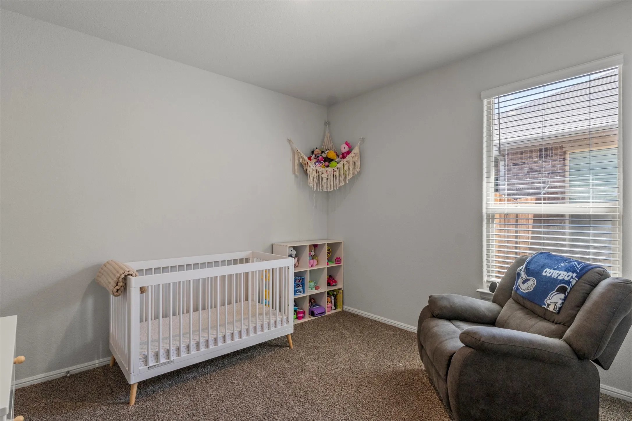 Single Family Residence For Rent in Tarrant County , 5405 N Wind Lane, Fort Worth, Texas 76179, 5 Bedroom, 3 Bathroom, 2 Garage spaces, 2,155 Sqft, built in 2023, mls#21356525, Real Estate Agent in Fort Worth, Homes For Rent in Tarrant county, Homes For Rent in Fort Worth, Realtor in Fort Worth Texas, Real Estate Brokerage Independent Realty Texas, Luminita Cordes Realtor