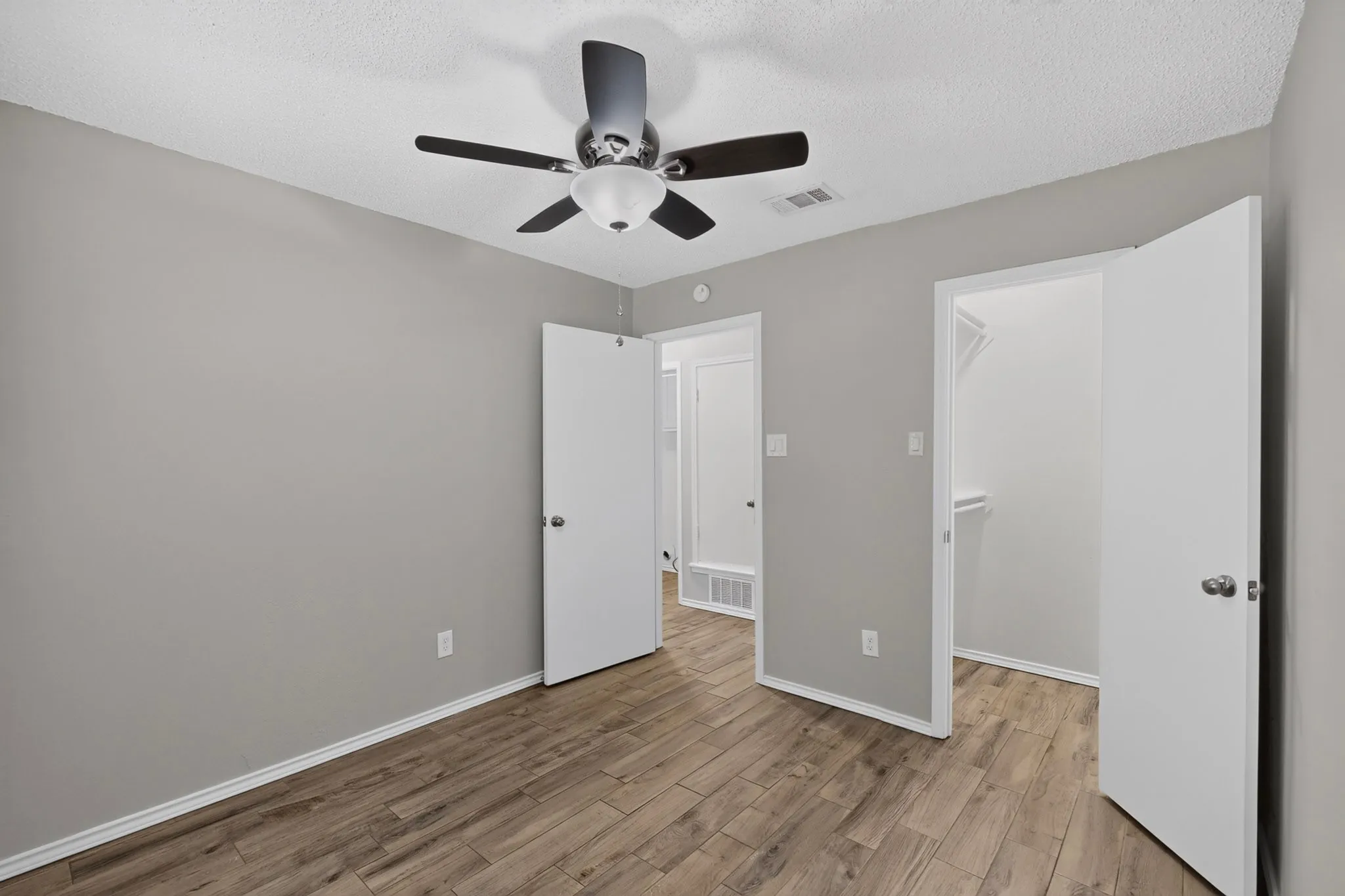 Duplex For Sale in Johnson County , 900 Irene Street, Burleson, Texas 76028, 6 Bedroom, 4 Bathroom, 2 Garage spaces, 2,352 Sqft, built in 1985, mls#21354596, Real Estate Agent in Burleson, Homes For Sale in Johnson county, Homes For Sale in Burleson, Realtor in Burleson Texas, Real Estate Brokerage Independent Realty Texas, Luminita Cordes Realtor