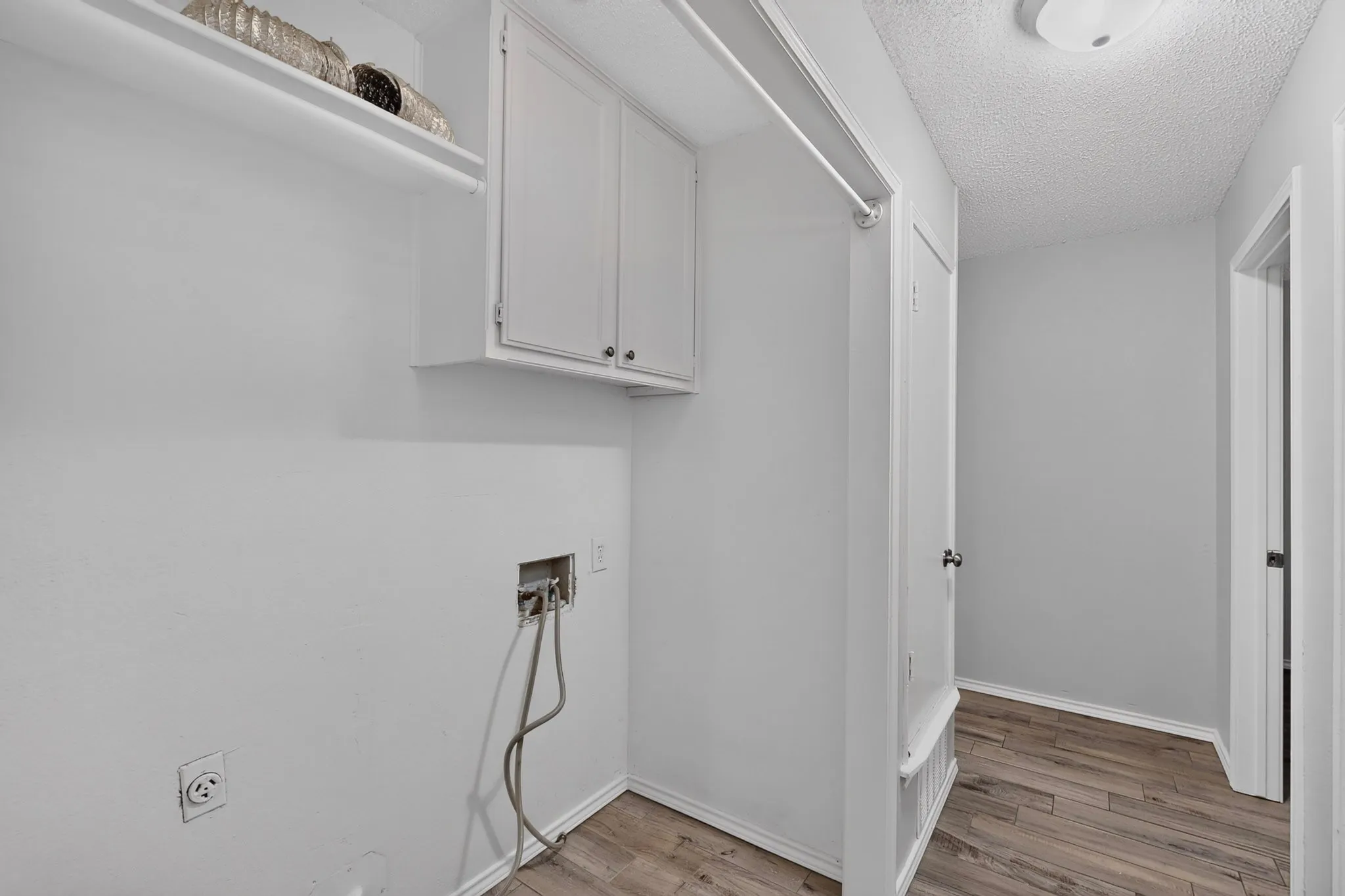 Duplex For Sale in Johnson County , 900 Irene Street, Burleson, Texas 76028, 6 Bedroom, 4 Bathroom, 2 Garage spaces, 2,352 Sqft, built in 1985, mls#21354596, Real Estate Agent in Burleson, Homes For Sale in Johnson county, Homes For Sale in Burleson, Realtor in Burleson Texas, Real Estate Brokerage Independent Realty Texas, Luminita Cordes Realtor