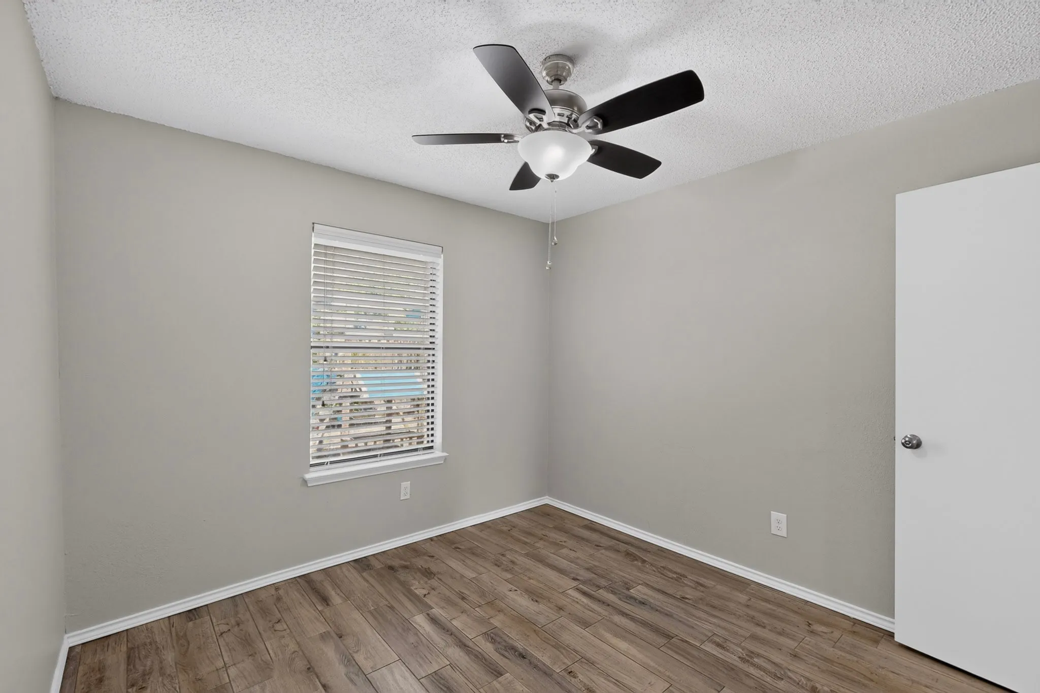 Duplex For Sale in Johnson County , 900 Irene Street, Burleson, Texas 76028, 6 Bedroom, 4 Bathroom, 2 Garage spaces, 2,352 Sqft, built in 1985, mls#21354596, Real Estate Agent in Burleson, Homes For Sale in Johnson county, Homes For Sale in Burleson, Realtor in Burleson Texas, Real Estate Brokerage Independent Realty Texas, Luminita Cordes Realtor