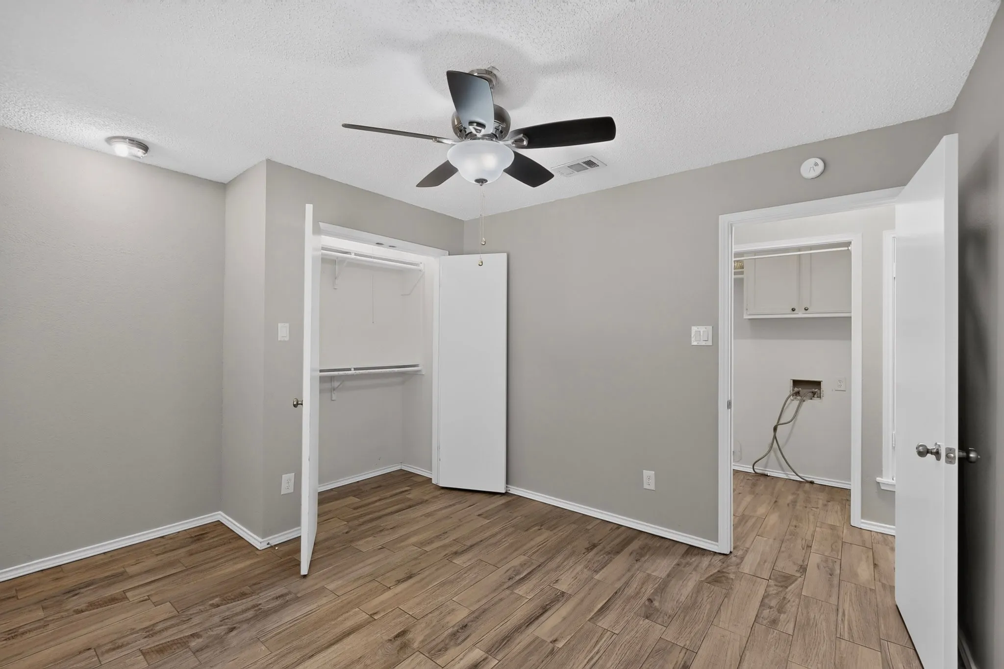 Duplex For Sale in Johnson County , 900 Irene Street, Burleson, Texas 76028, 6 Bedroom, 4 Bathroom, 2 Garage spaces, 2,352 Sqft, built in 1985, mls#21354596, Real Estate Agent in Burleson, Homes For Sale in Johnson county, Homes For Sale in Burleson, Realtor in Burleson Texas, Real Estate Brokerage Independent Realty Texas, Luminita Cordes Realtor