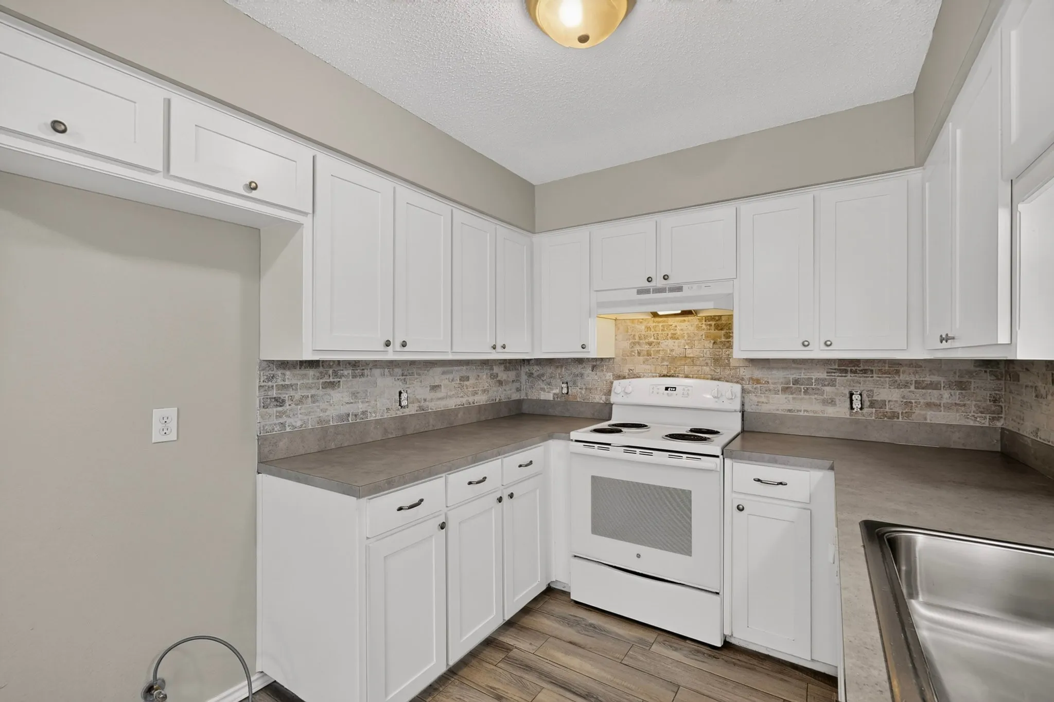 Duplex For Sale in Johnson County , 900 Irene Street, Burleson, Texas 76028, 6 Bedroom, 4 Bathroom, 2 Garage spaces, 2,352 Sqft, built in 1985, mls#21354596, Real Estate Agent in Burleson, Homes For Sale in Johnson county, Homes For Sale in Burleson, Realtor in Burleson Texas, Real Estate Brokerage Independent Realty Texas, Luminita Cordes Realtor