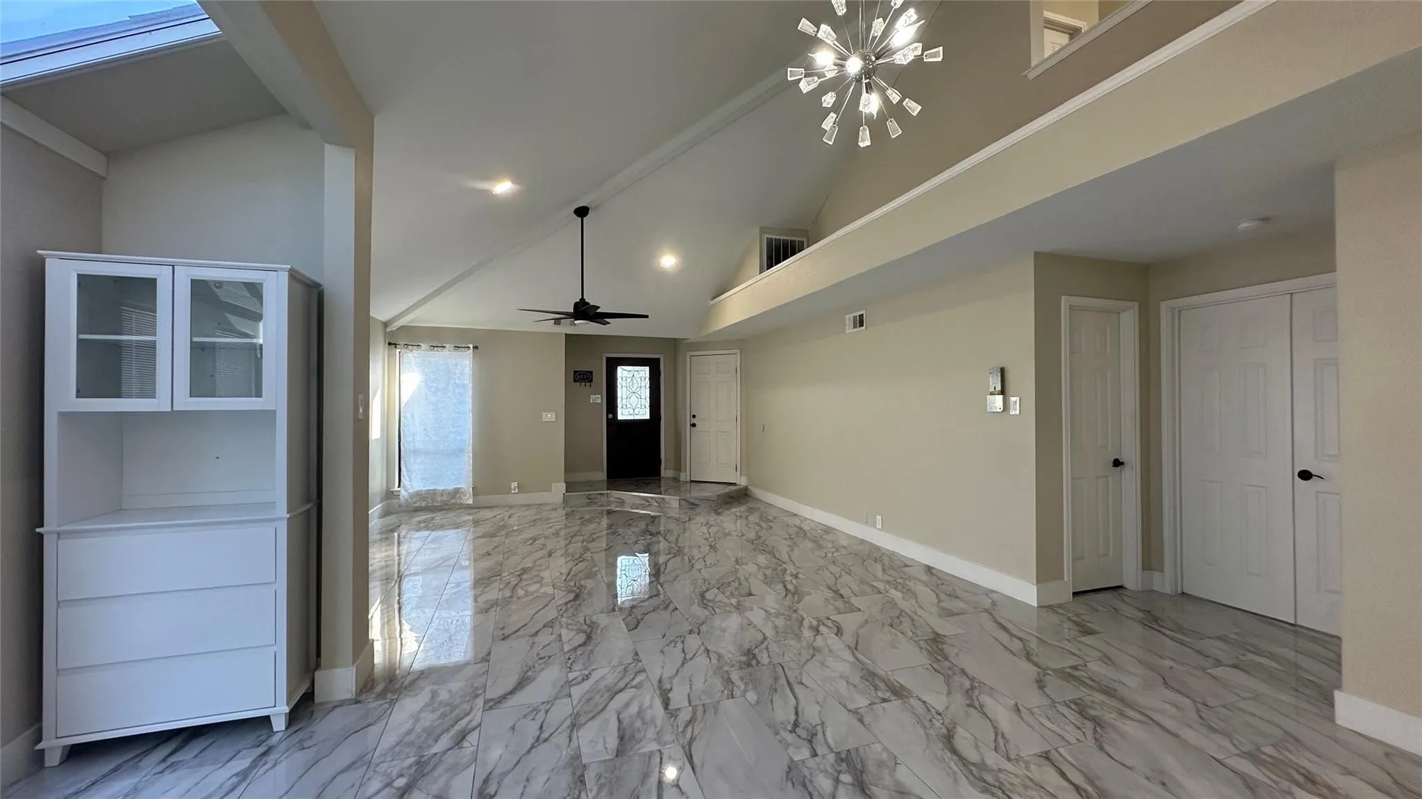 Single Family Residence For Rent in Collin County , 3925 Capricorn Court, Plano, Texas 75023, 3 Bedroom, 3 Bathroom, 2 Garage spaces, 2,297 Sqft, built in 1986, mls#21356113, Real Estate Agent in Plano, Homes For Rent in Collin county, Homes For Rent in Plano, Realtor in Plano Texas, Real Estate Brokerage Independent Realty Texas, Luminita Cordes Realtor