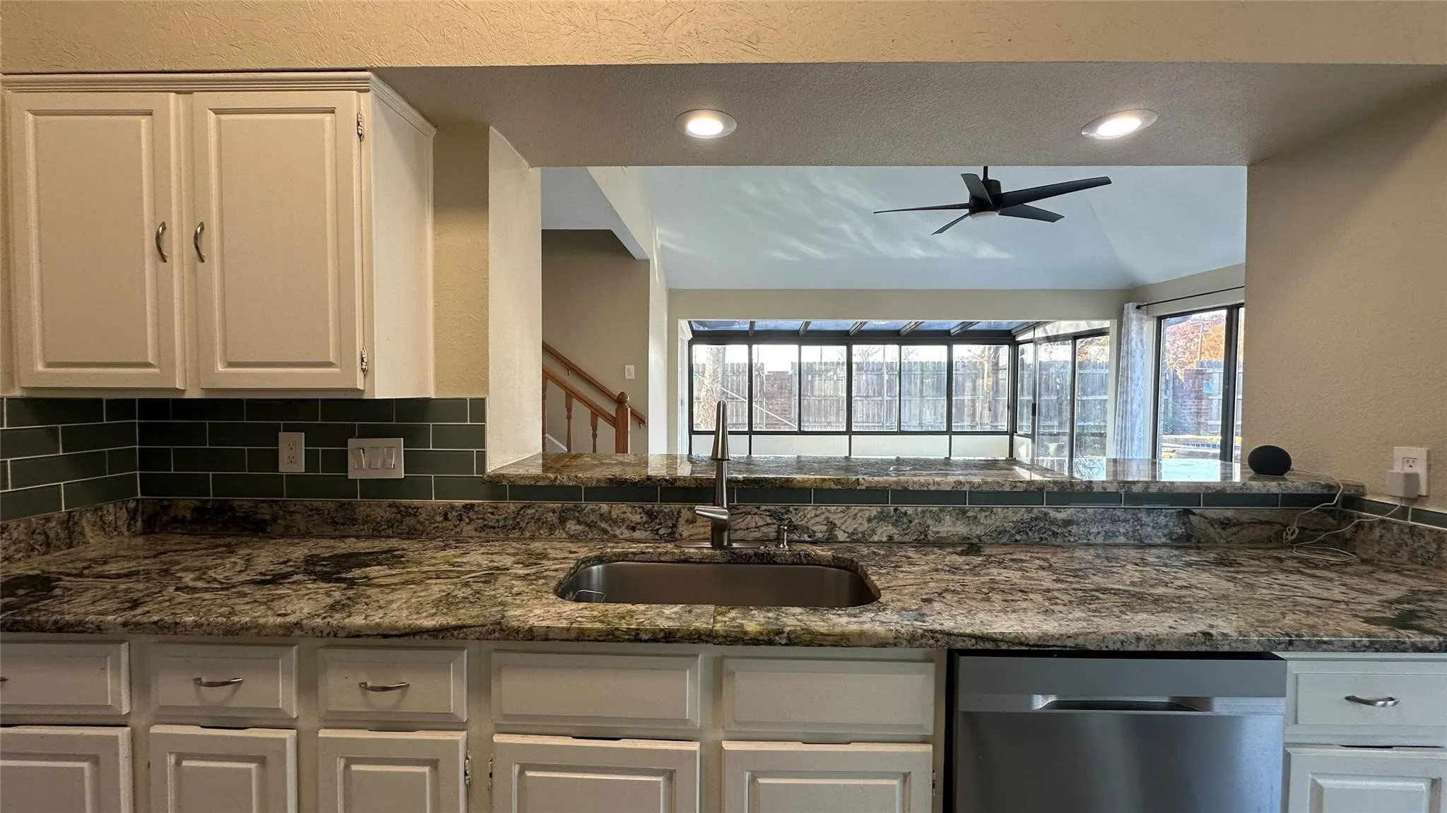Single Family Residence For Rent in Collin County , 3925 Capricorn Court, Plano, Texas 75023, 3 Bedroom, 3 Bathroom, 2 Garage spaces, 2,297 Sqft, built in 1986, mls#21356113, Real Estate Agent in Plano, Homes For Rent in Collin county, Homes For Rent in Plano, Realtor in Plano Texas, Real Estate Brokerage Independent Realty Texas, Luminita Cordes Realtor