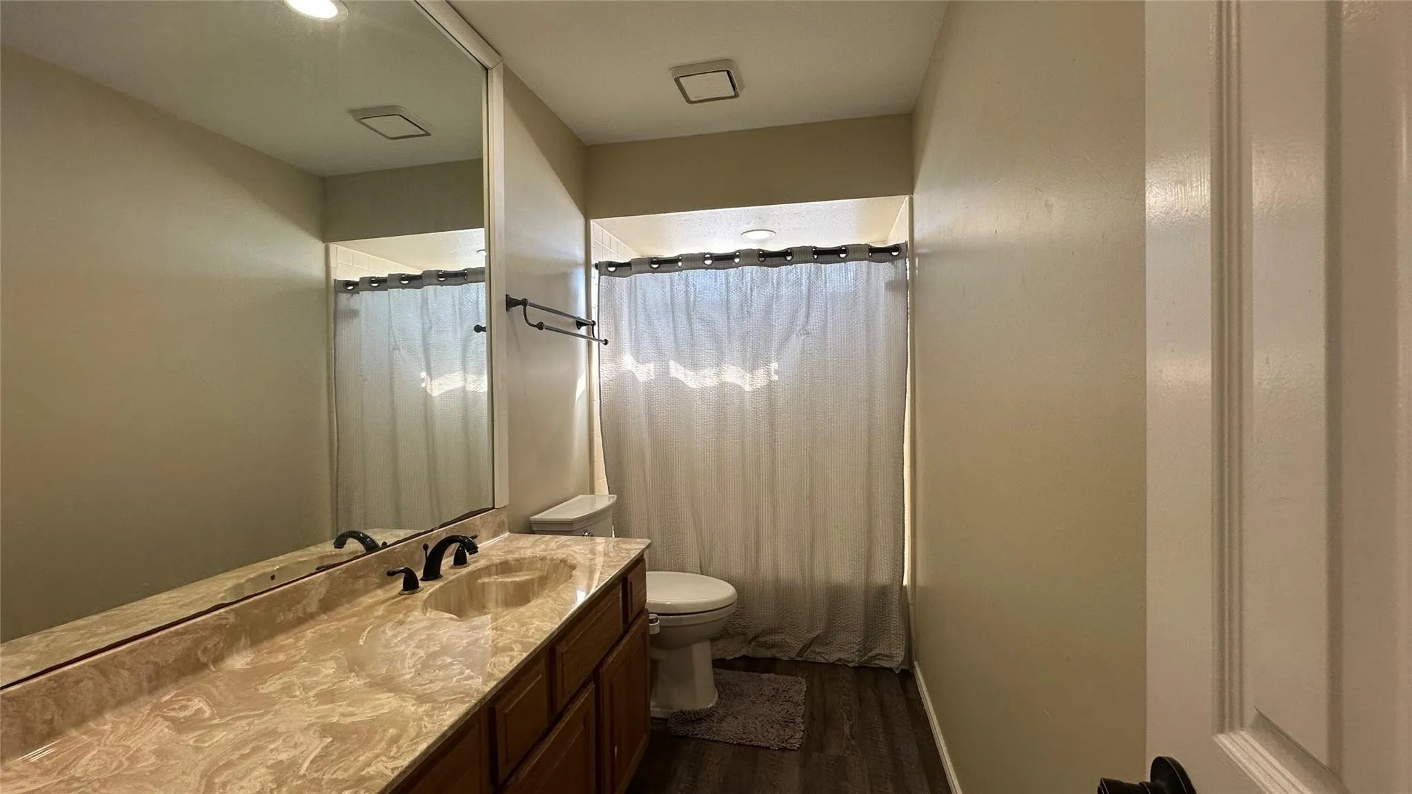 Single Family Residence For Rent in Collin County , 3925 Capricorn Court, Plano, Texas 75023, 3 Bedroom, 3 Bathroom, 2 Garage spaces, 2,297 Sqft, built in 1986, mls#21356113, Real Estate Agent in Plano, Homes For Rent in Collin county, Homes For Rent in Plano, Realtor in Plano Texas, Real Estate Brokerage Independent Realty Texas, Luminita Cordes Realtor
